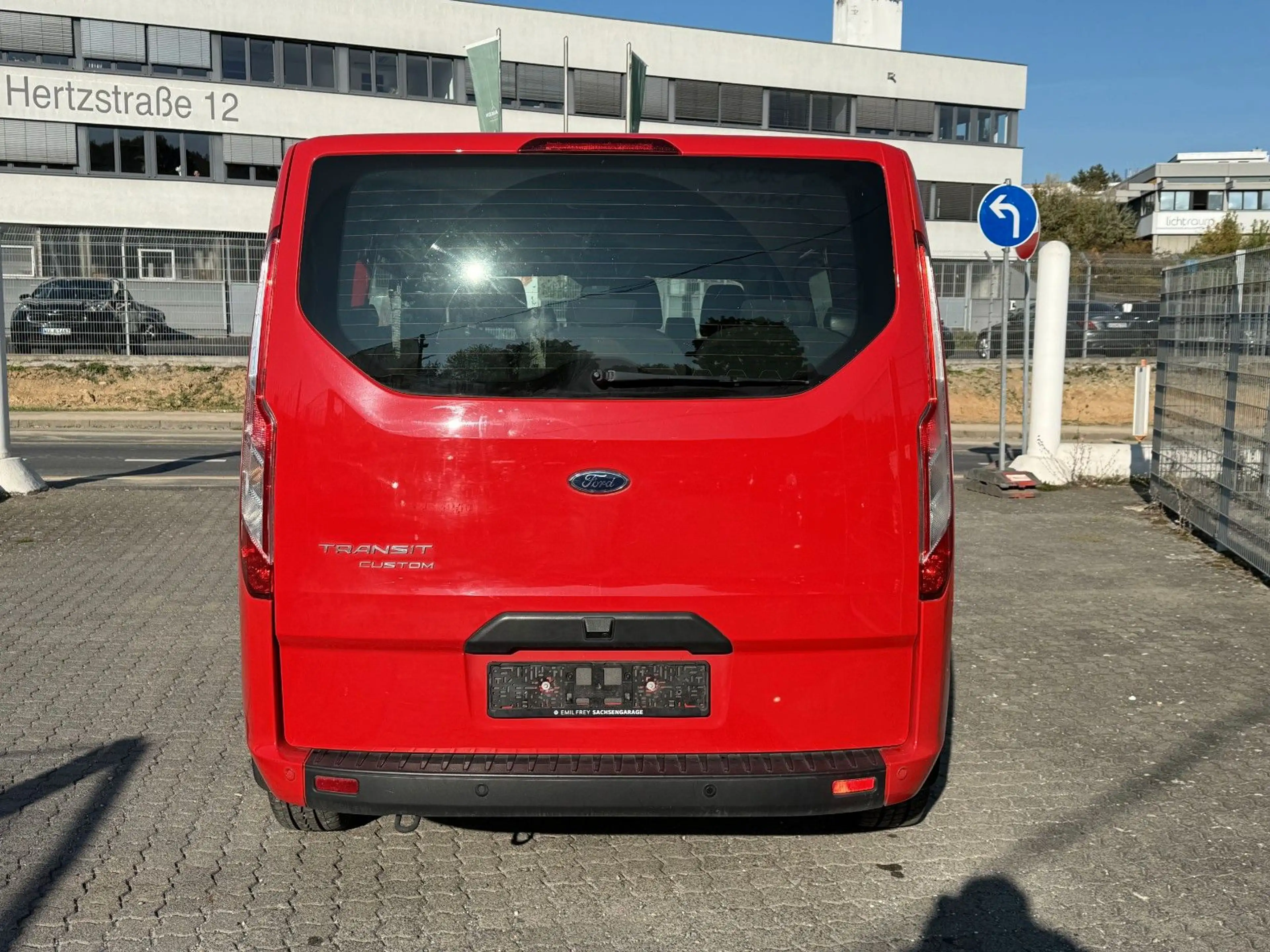 Ford Transit Custom 9-Sitze Klima CarPlay Navi Assist — photo 5