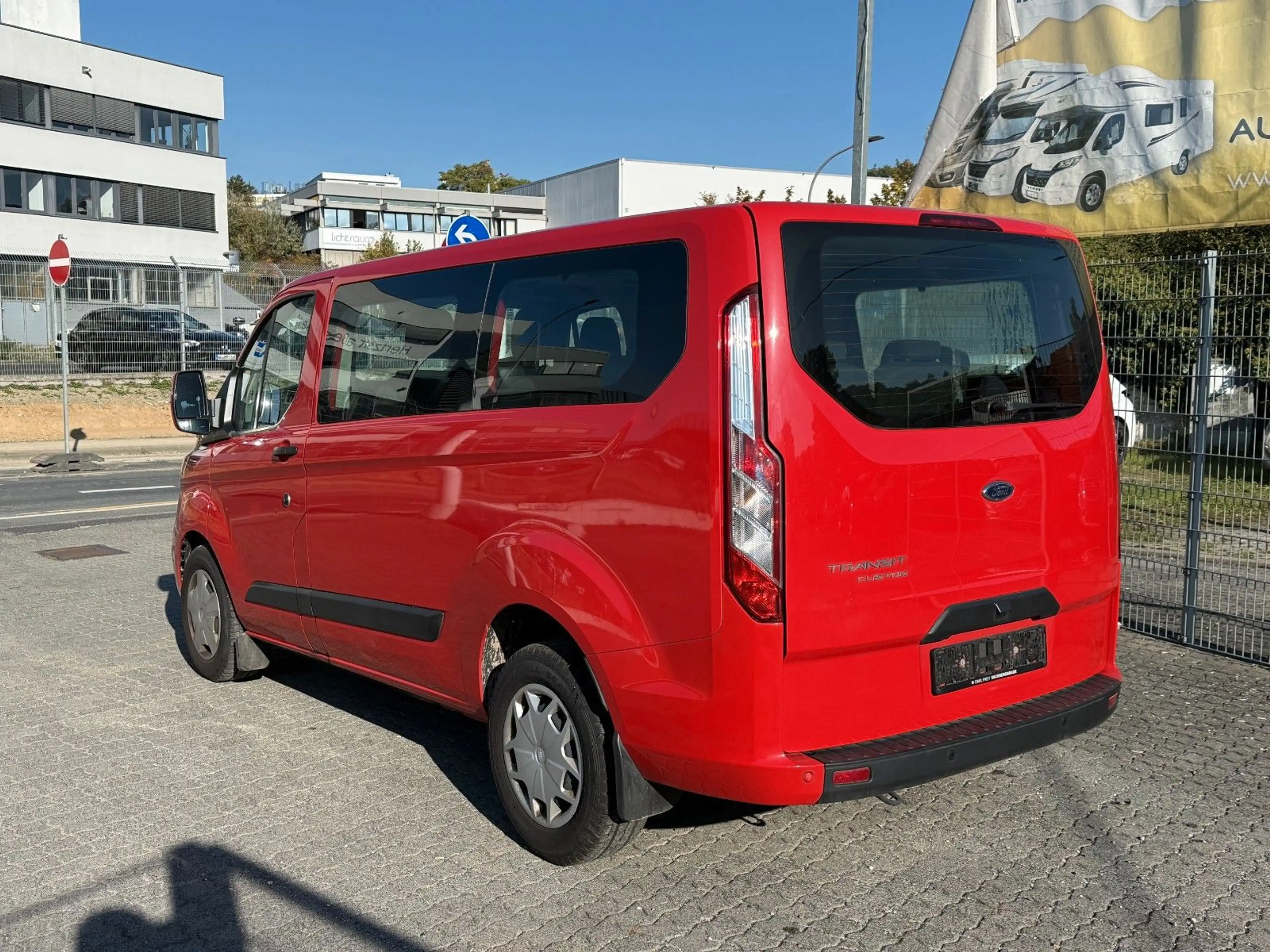 Ford Transit Custom 9-Sitze Klima CarPlay Navi Assist — photo 4