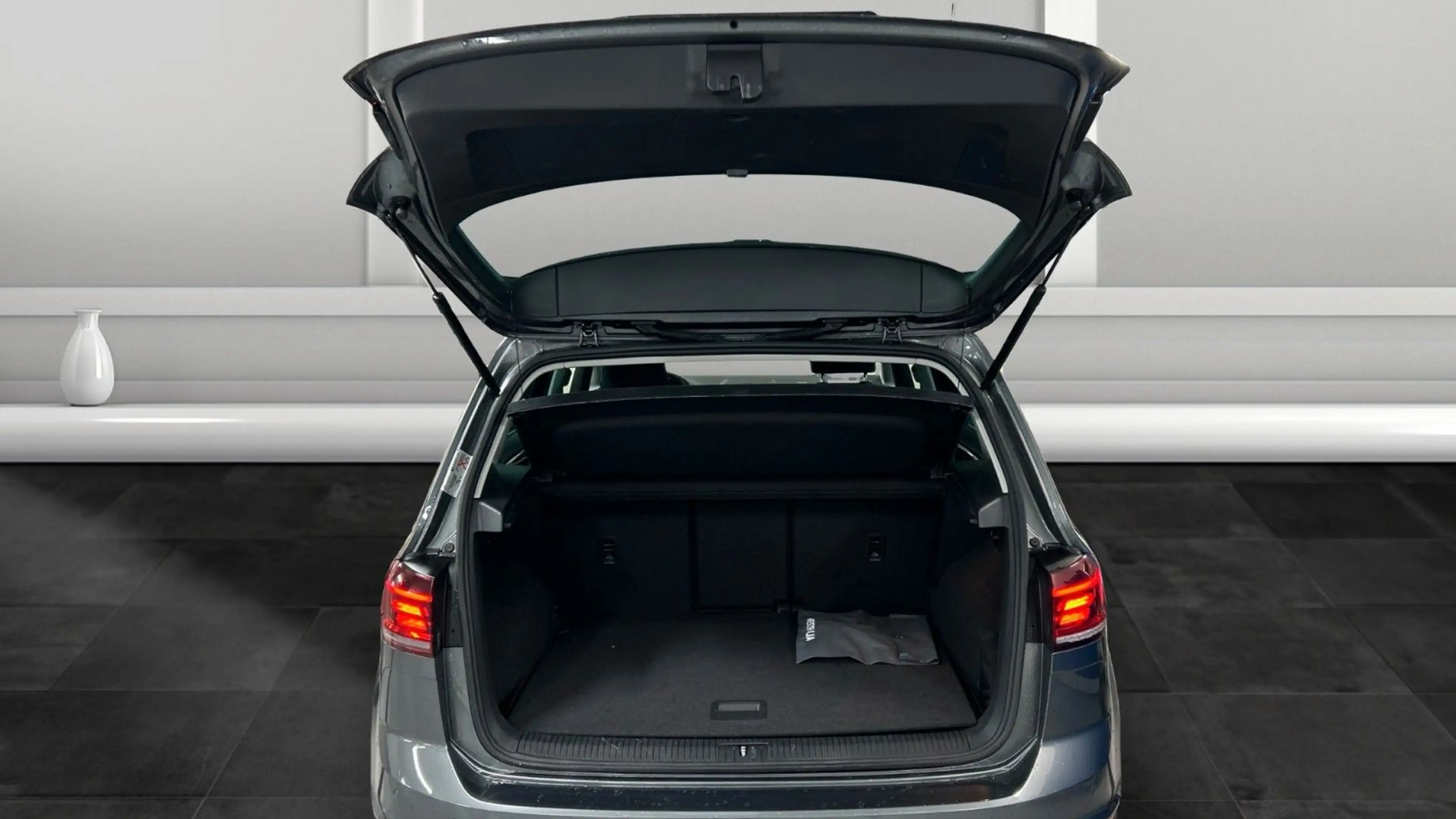 Volkswagen Golf Sportsvan VII Highline T.Leder Navi RFK ACC — photo 12