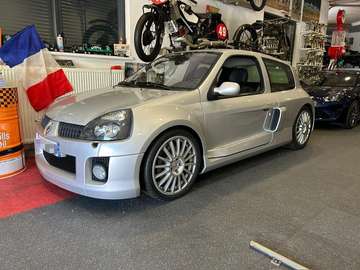 Clio 3.0 V6