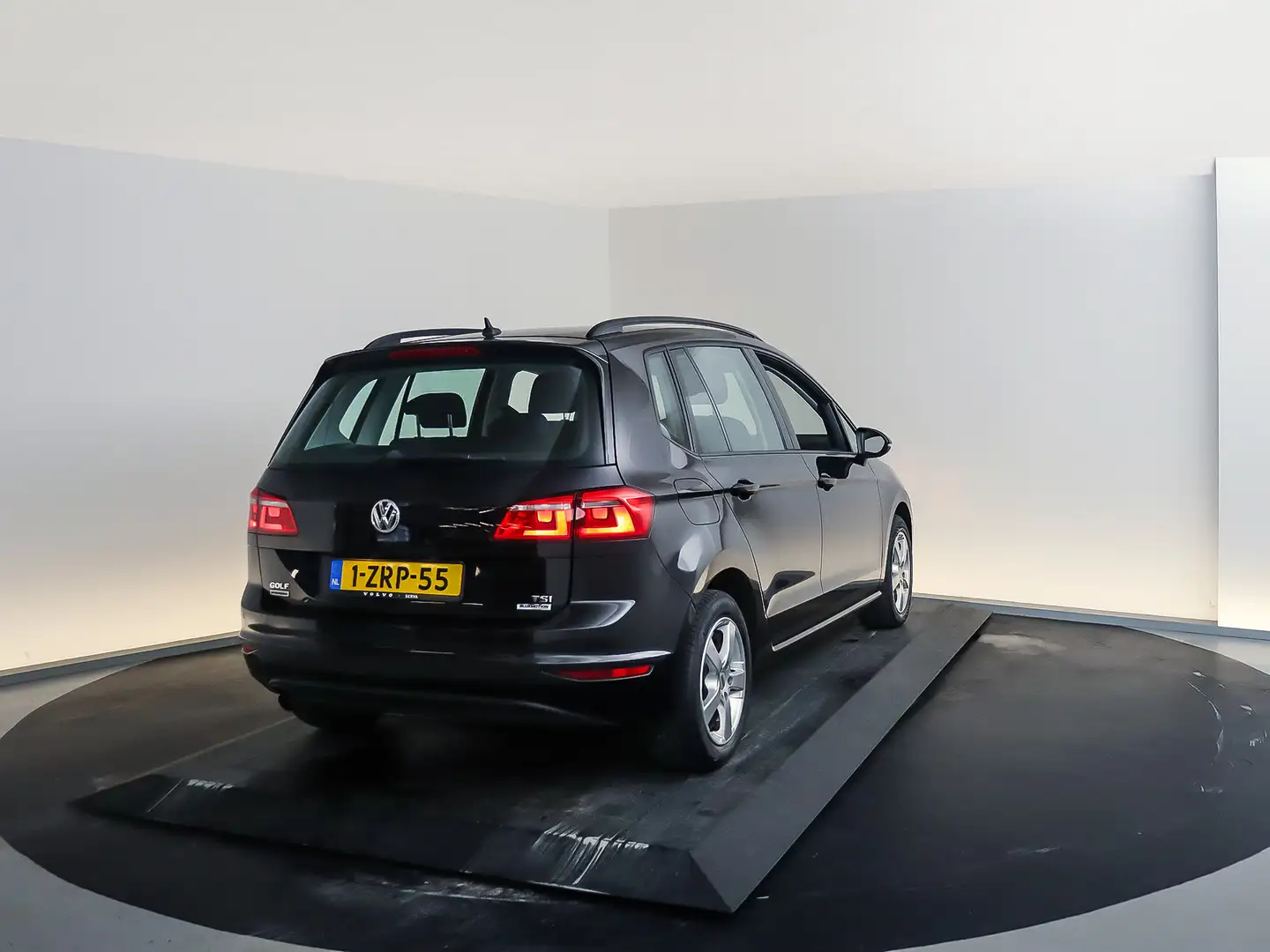 Volkswagen Golf Sportsvan TSI Comfortline | Parkeercamera | Navigatie | Trek Zwart - 2