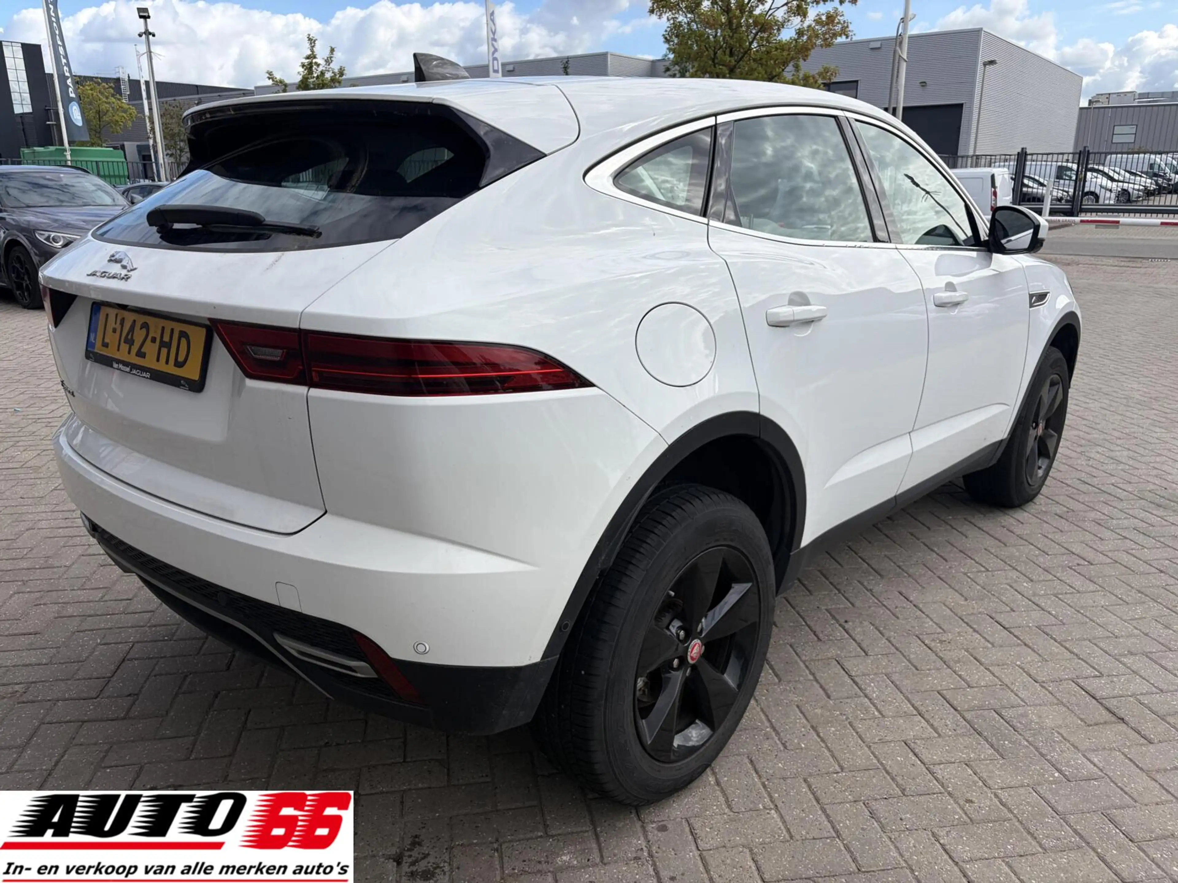 Jaguar E-Pace 1.5 P160 S Launch Edition Motor defect !! — photo 4