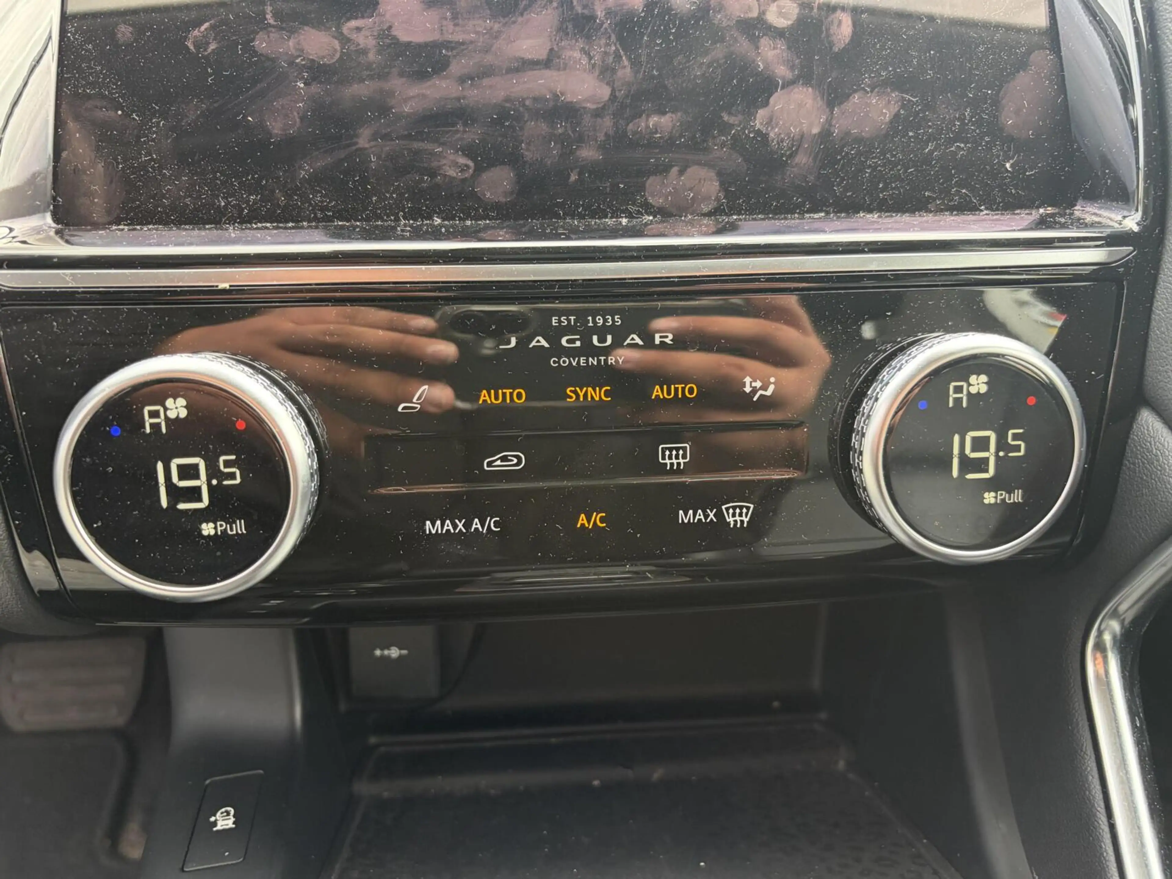 Jaguar E-Pace 1.5 P160 S Launch Edition Motor defect !! — photo 18