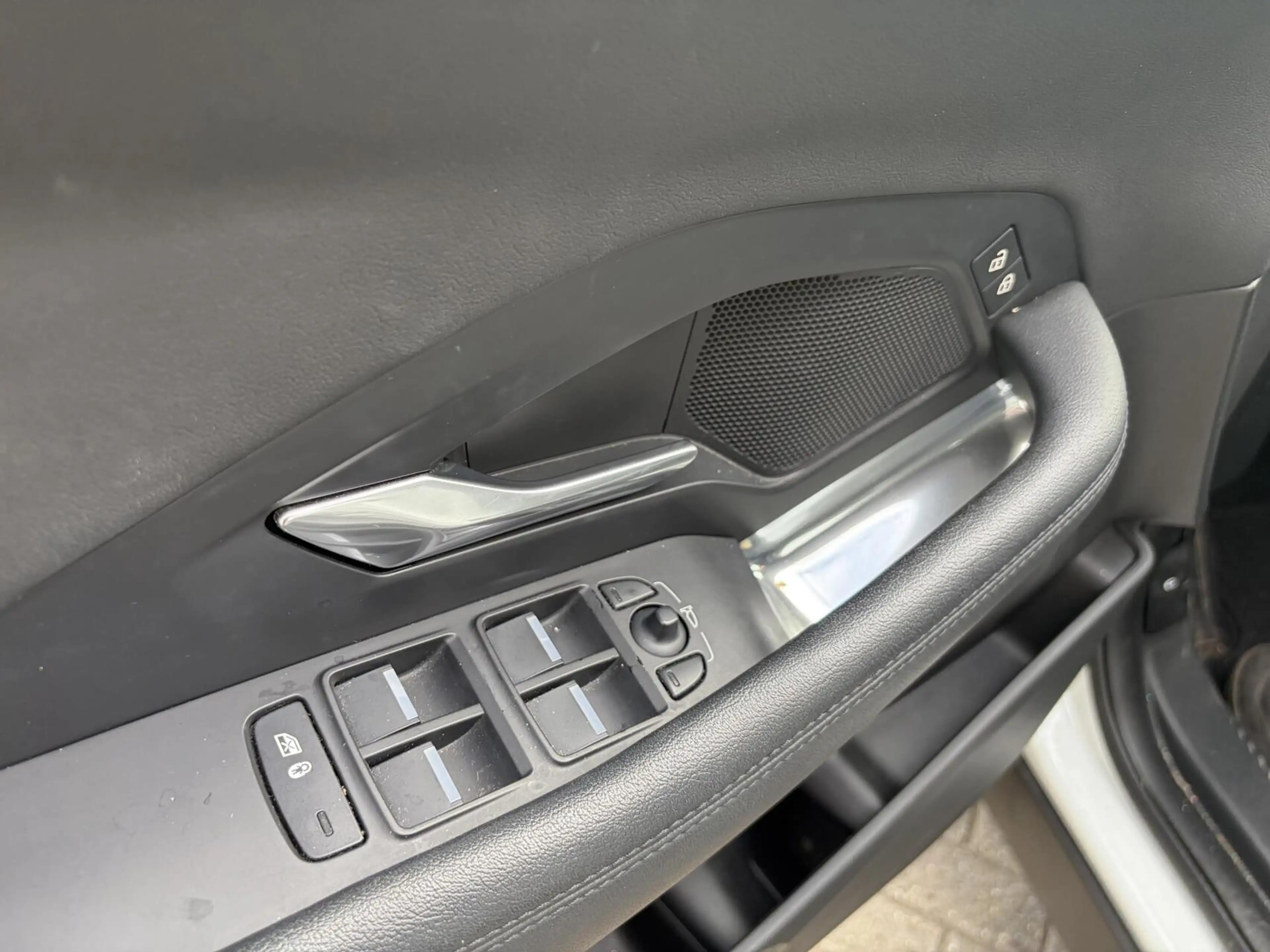 Jaguar E-Pace 1.5 P160 S Launch Edition Motor defect !! — photo 21