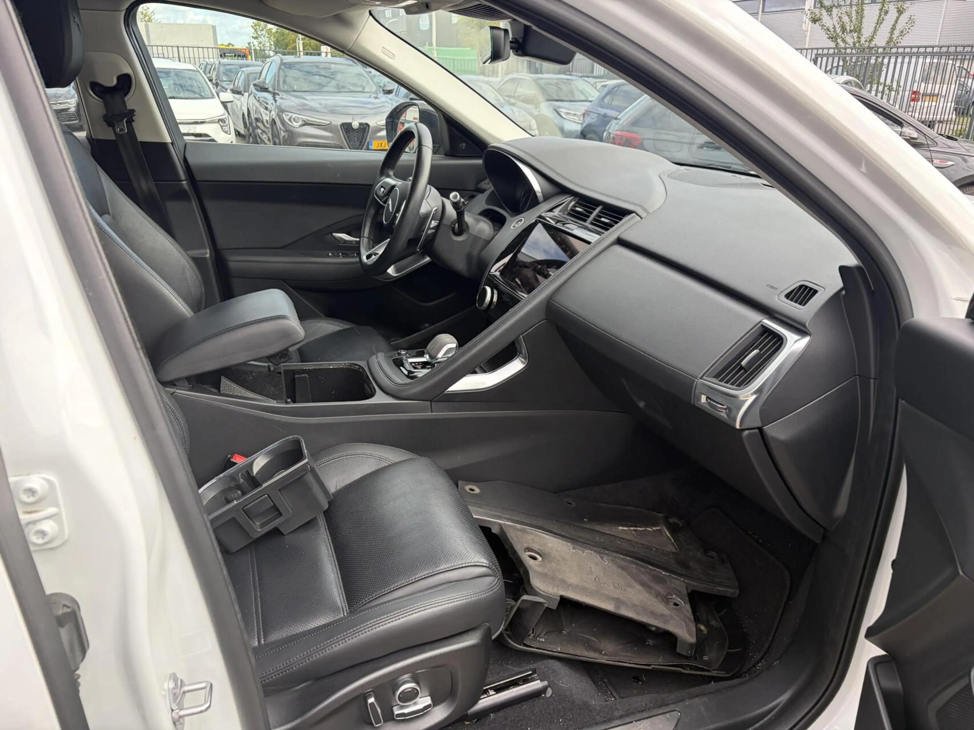 Jaguar E-Pace 1.5 P160 S Launch Edition Motor defect !! — photo 12