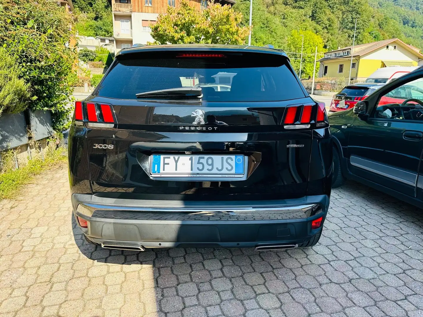 Peugeot 3008 3008 II 2016 1.5 bluehdi GT Line s Schwarz - 2