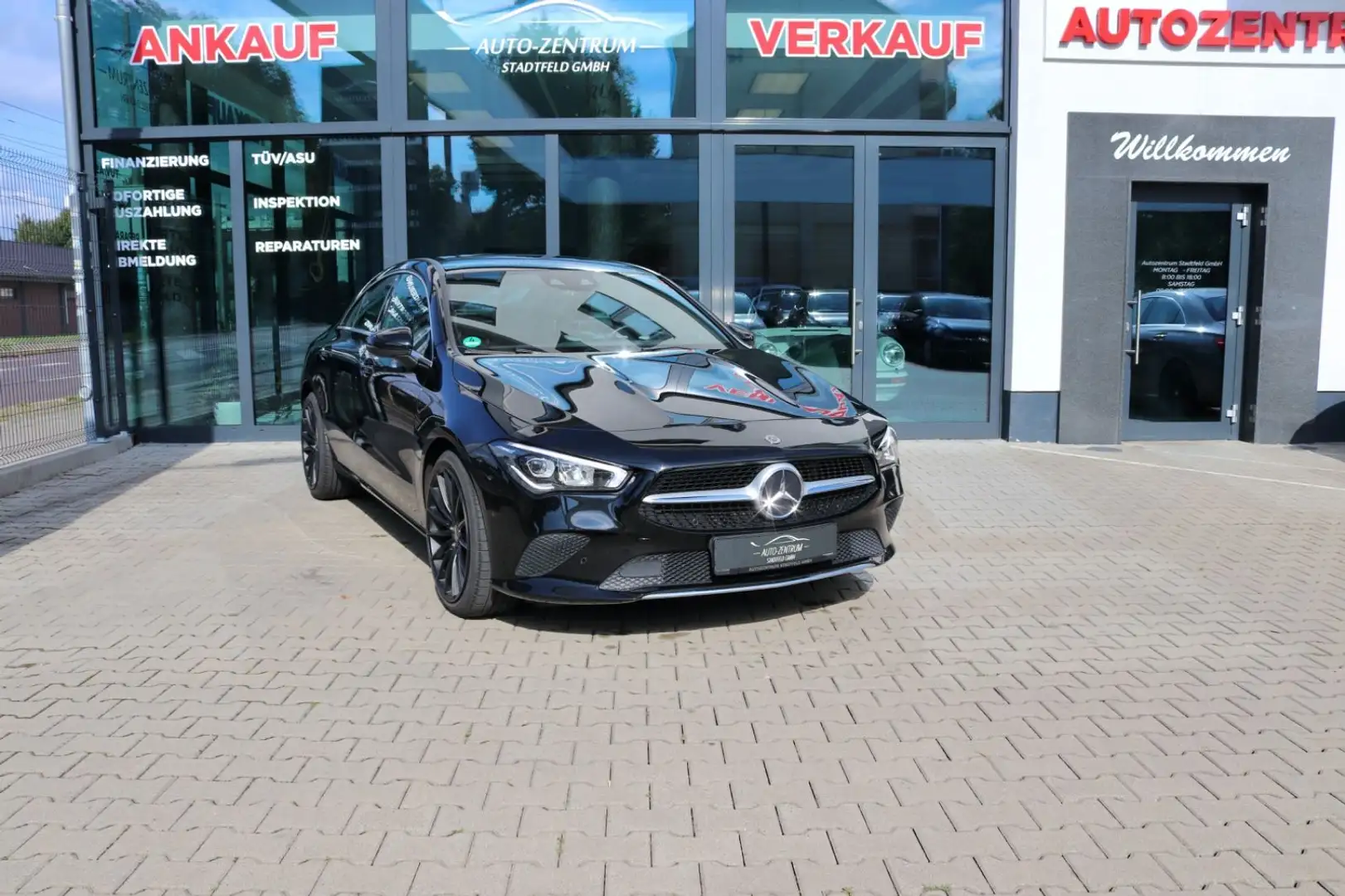 Mercedes-Benz CLA 200 MBUX LED Klima Apps SHZ Spurhalte Černá - 1