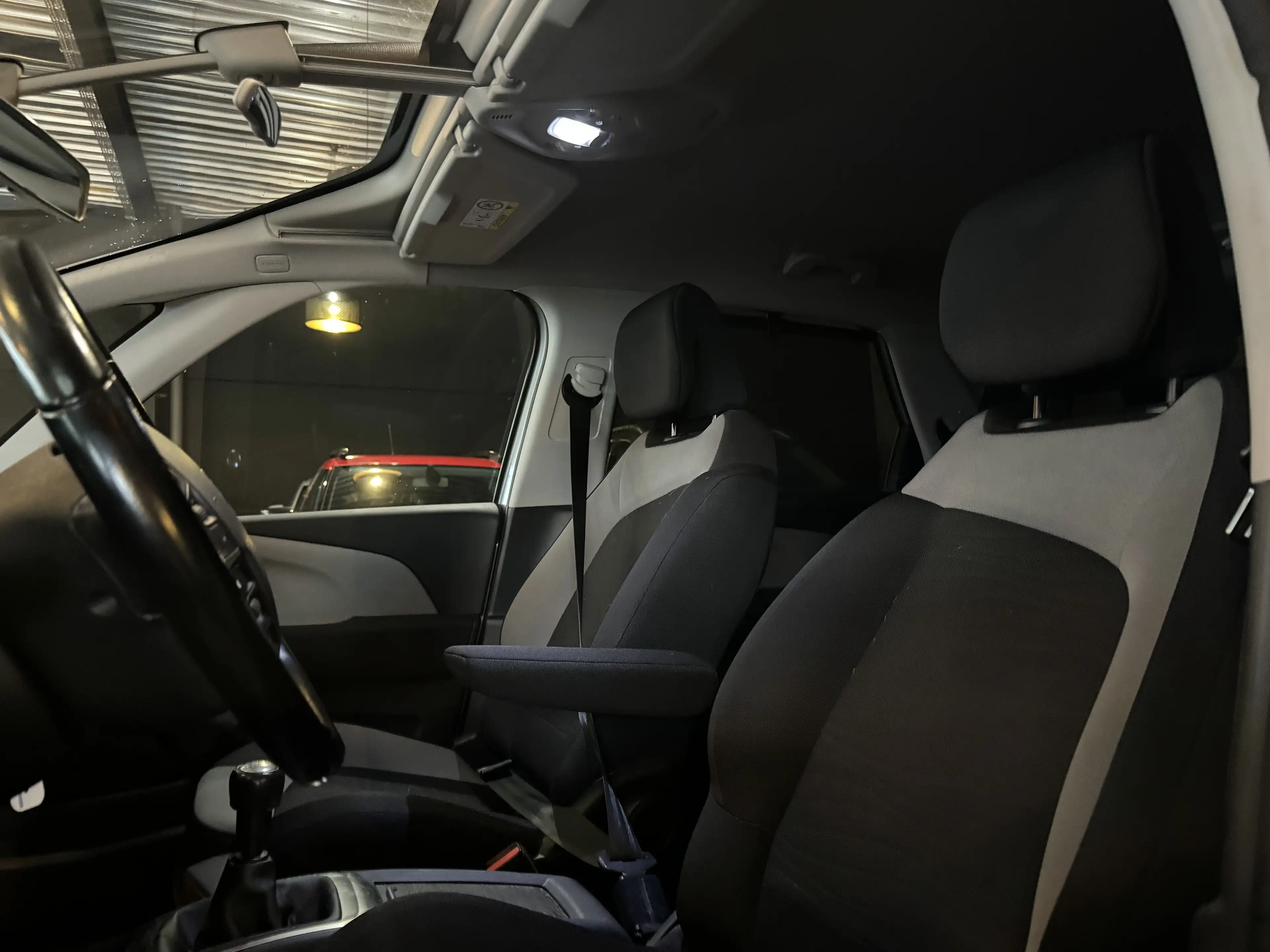 Citroen C4 Picasso 1.2 - A/C - MEDIA/TEL - NAVI - START&STOP -LIM/REG — photo 11