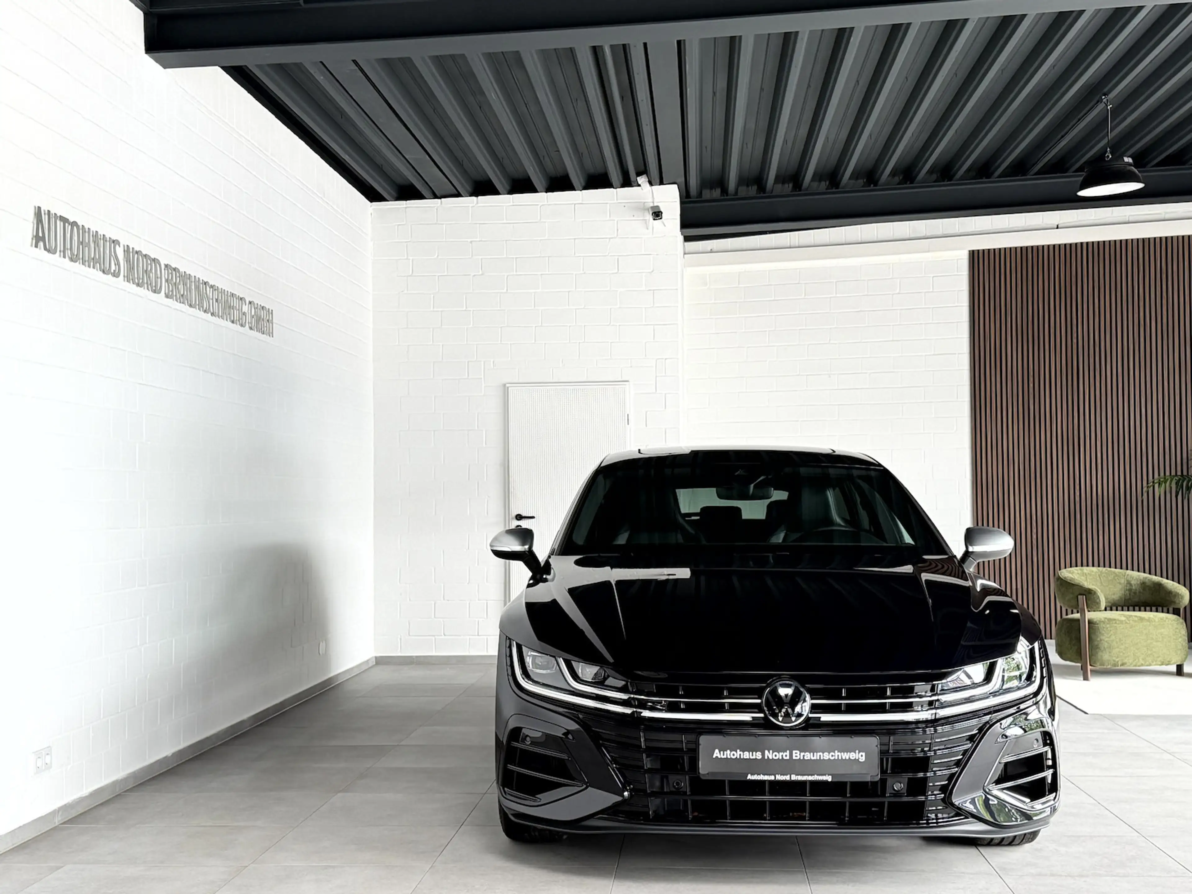 Volkswagen Arteon Shooting Brake R 2.0 TSI*IQ*Pano*AHK*H&K* — photo 2