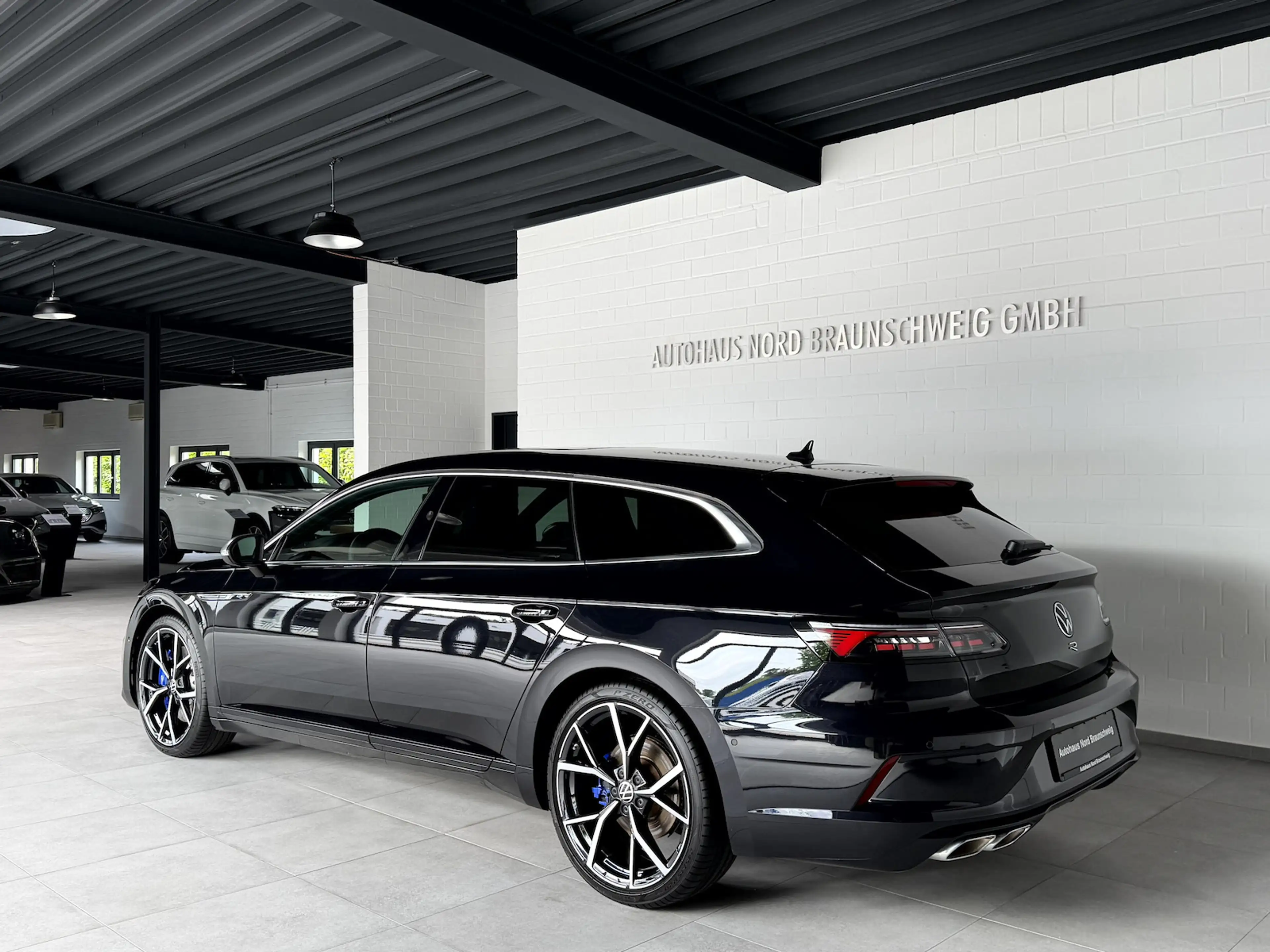Volkswagen Arteon Shooting Brake R 2.0 TSI*IQ*Pano*AHK*H&K* — photo 5