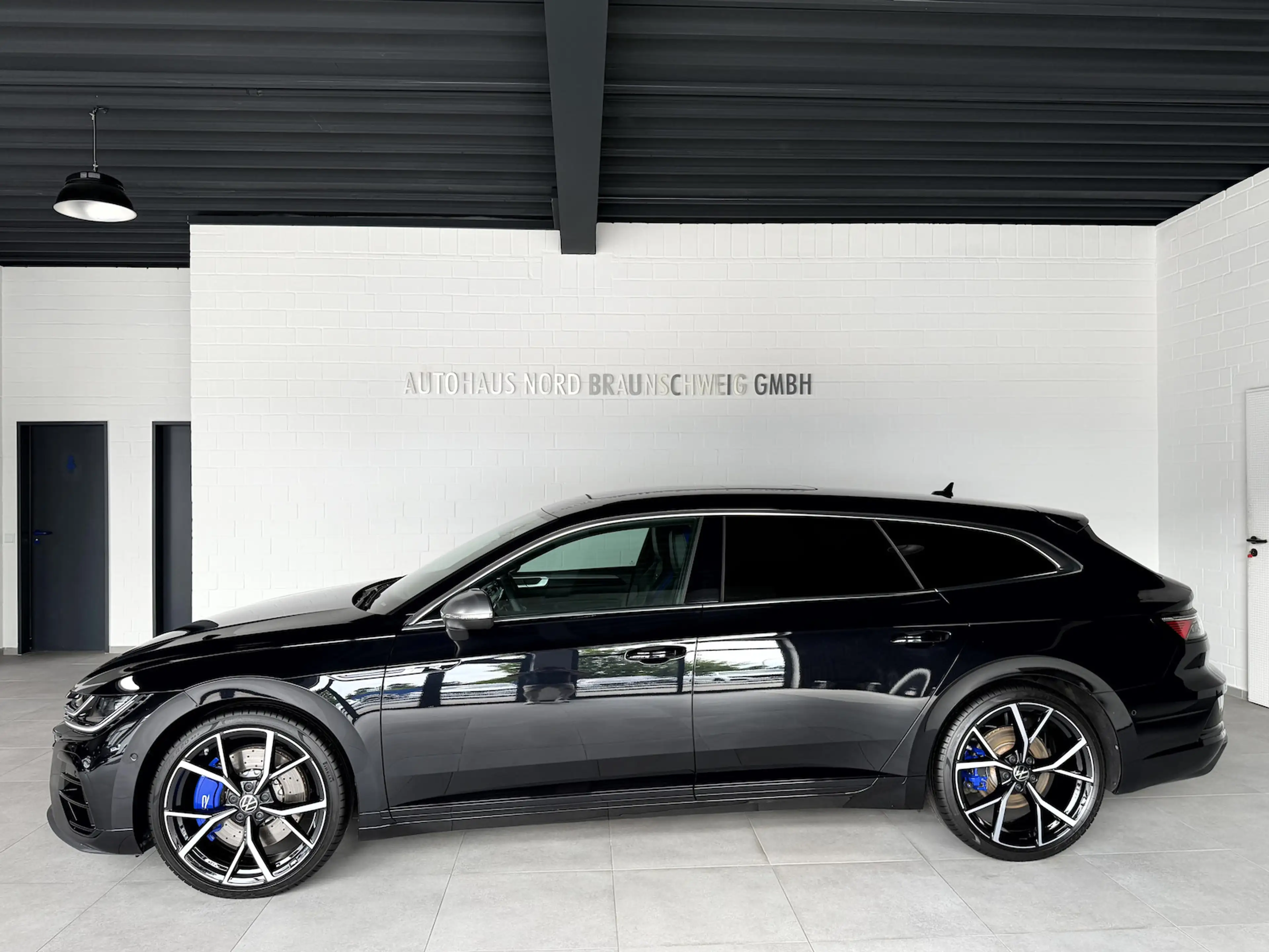 Volkswagen Arteon Shooting Brake R 2.0 TSI*IQ*Pano*AHK*H&K* — photo 3