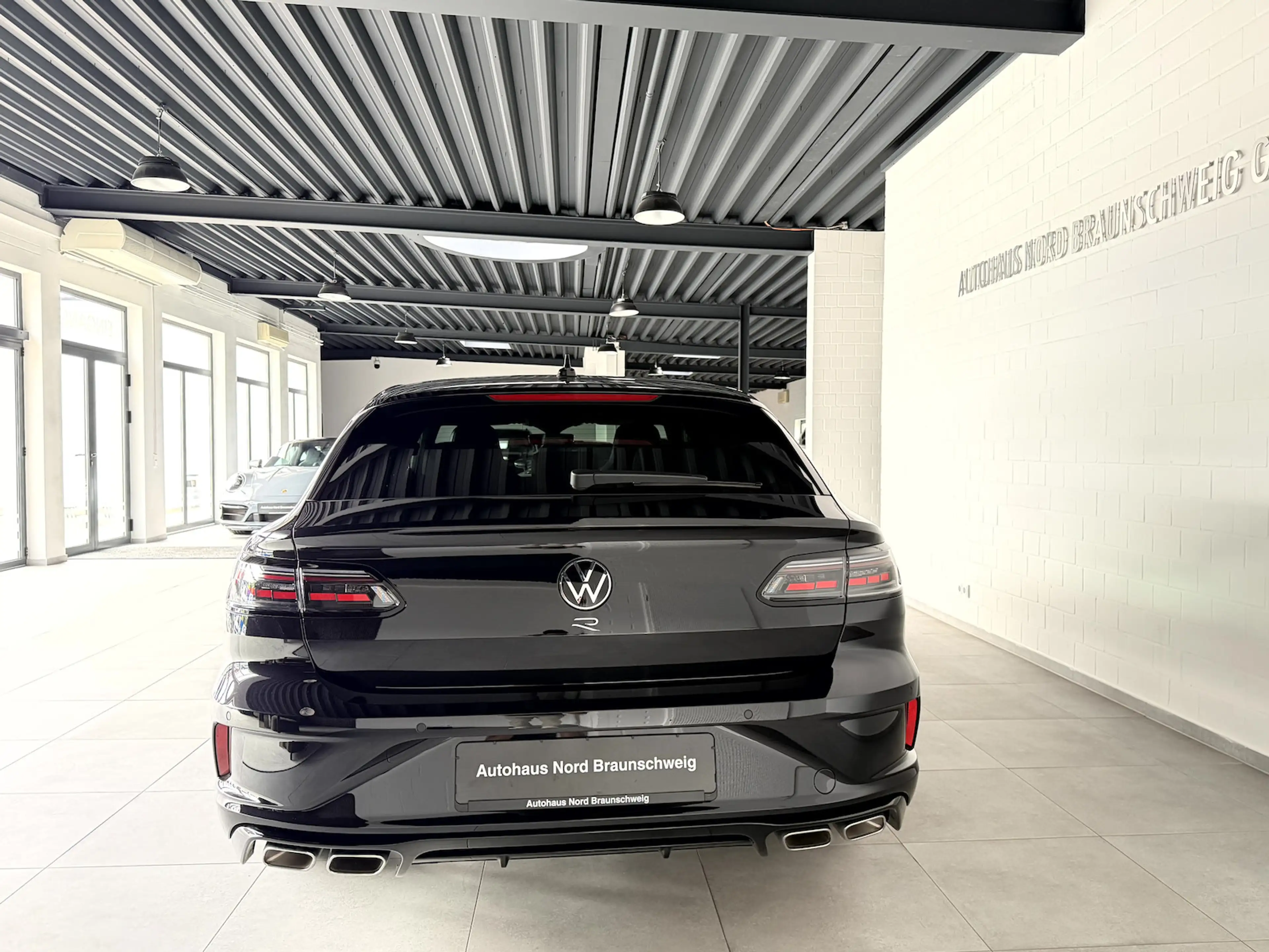 Volkswagen Arteon Shooting Brake R 2.0 TSI*IQ*Pano*AHK*H&K* — photo 6