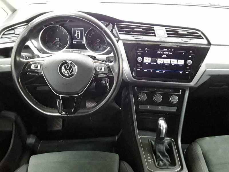 Volkswagen Touran Touran 2.0 TDI Comfortline LED ACC — photo 10