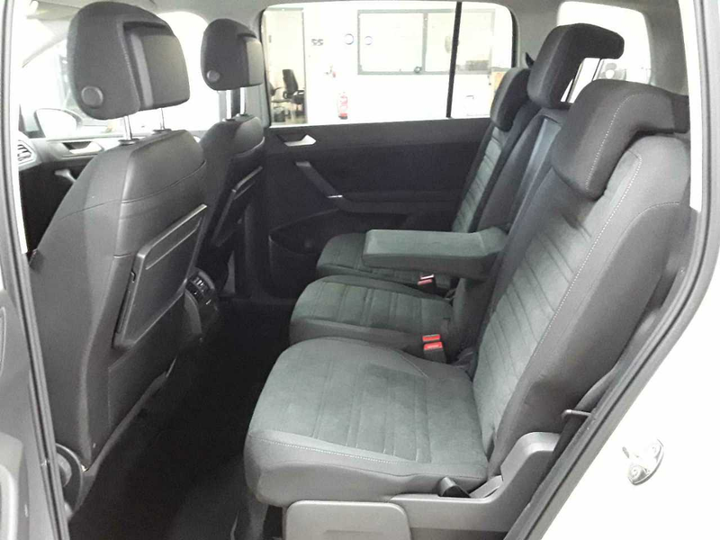 Volkswagen Touran Touran 2.0 TDI Comfortline LED ACC — photo 13