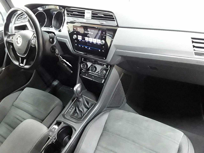 Volkswagen Touran Touran 2.0 TDI Comfortline LED ACC — photo 9