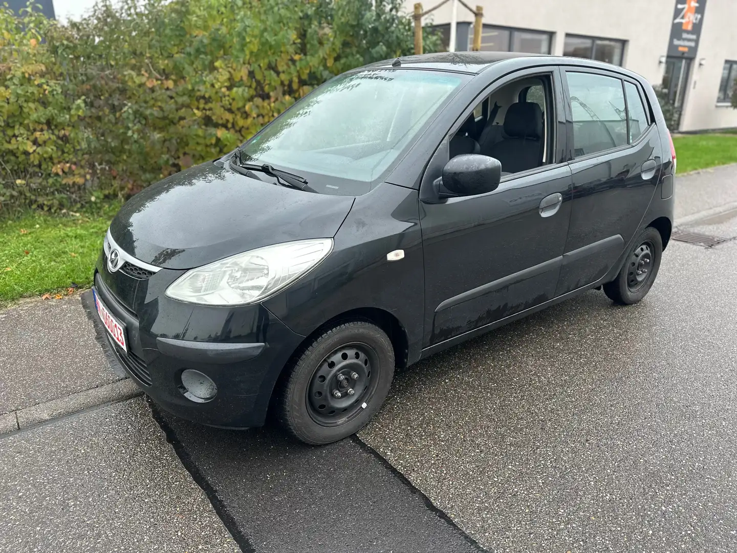 Hyundai i10 i10 1.1 FIFA WM Edition Schwarz - 1