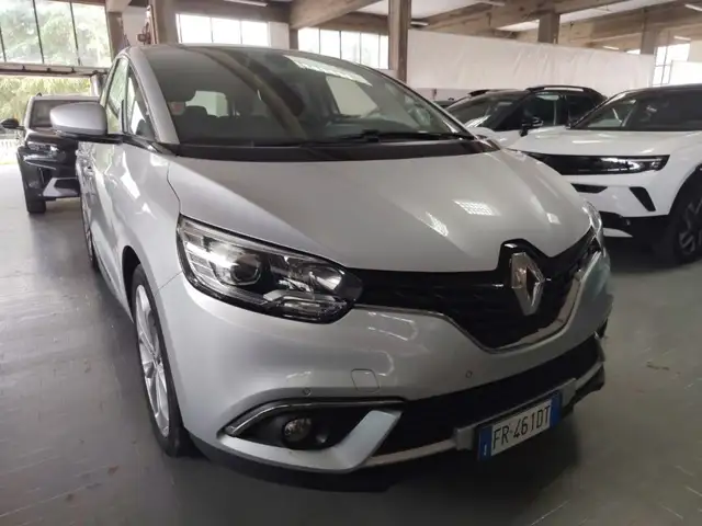 Renault Scenic view 2
