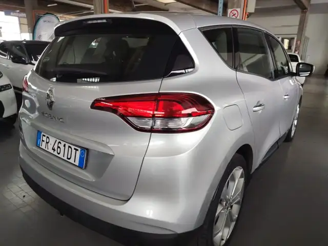 Renault Scenic view 8