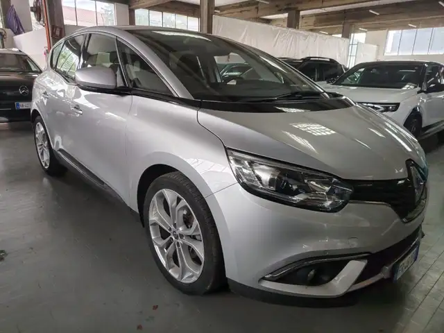 Renault Scenic view 6
