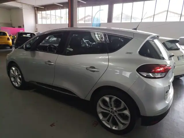 Renault Scenic view 12