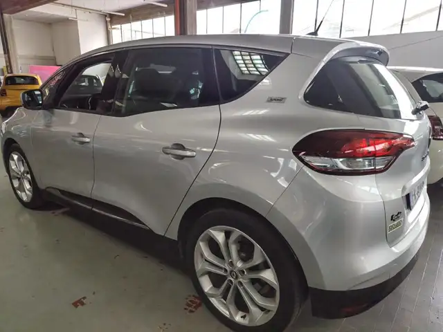 Renault Scenic view 11