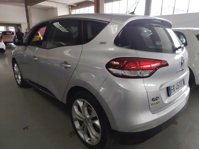 Renault Scenic view 10