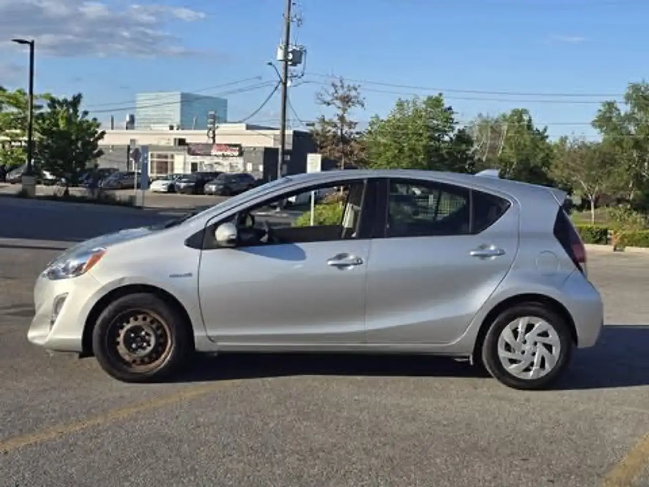 Toyota Prius c снимка Toyota Prius c