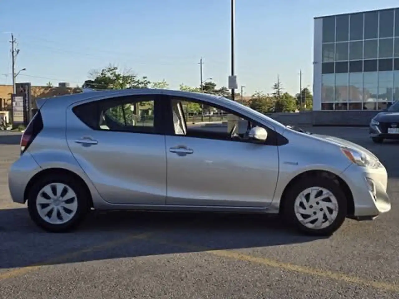 Toyota Prius c снимка Toyota Prius c
