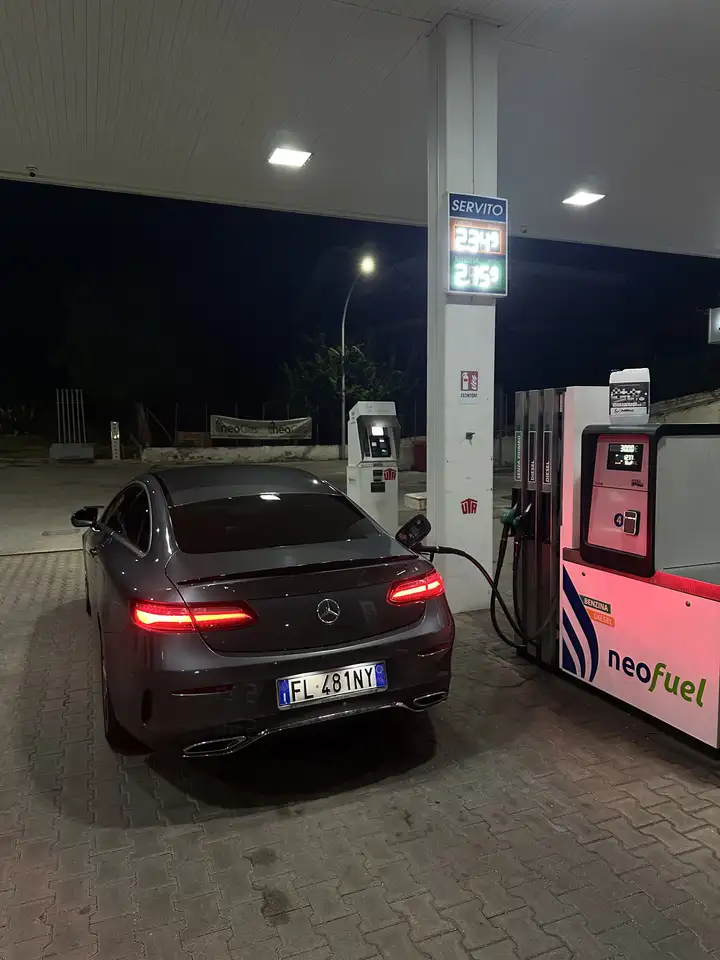 Mercedes-Benz E 220