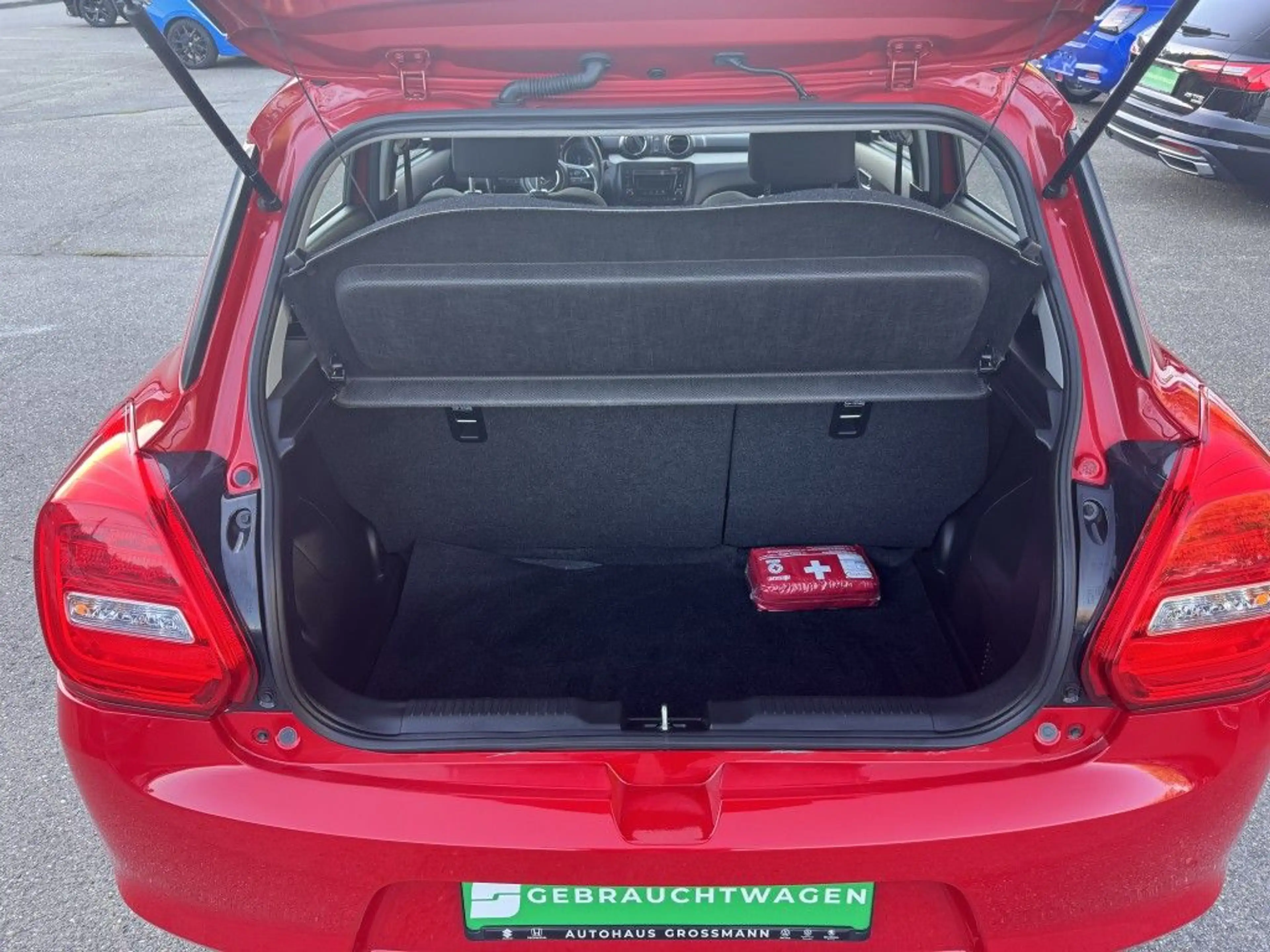 Suzuki Swift 1.2 Dualjet Hybrid Club — photo 5