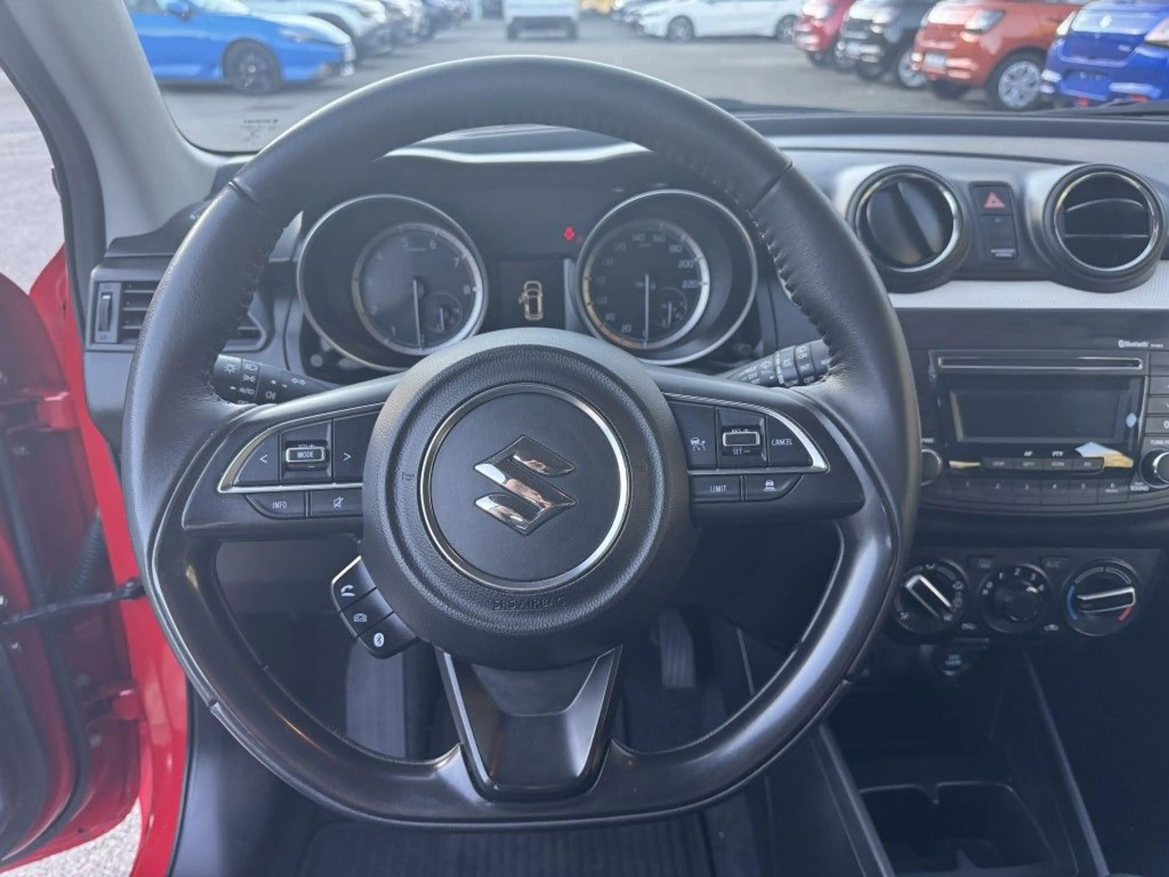 Suzuki Swift 1.2 Dualjet Hybrid Club — photo 11