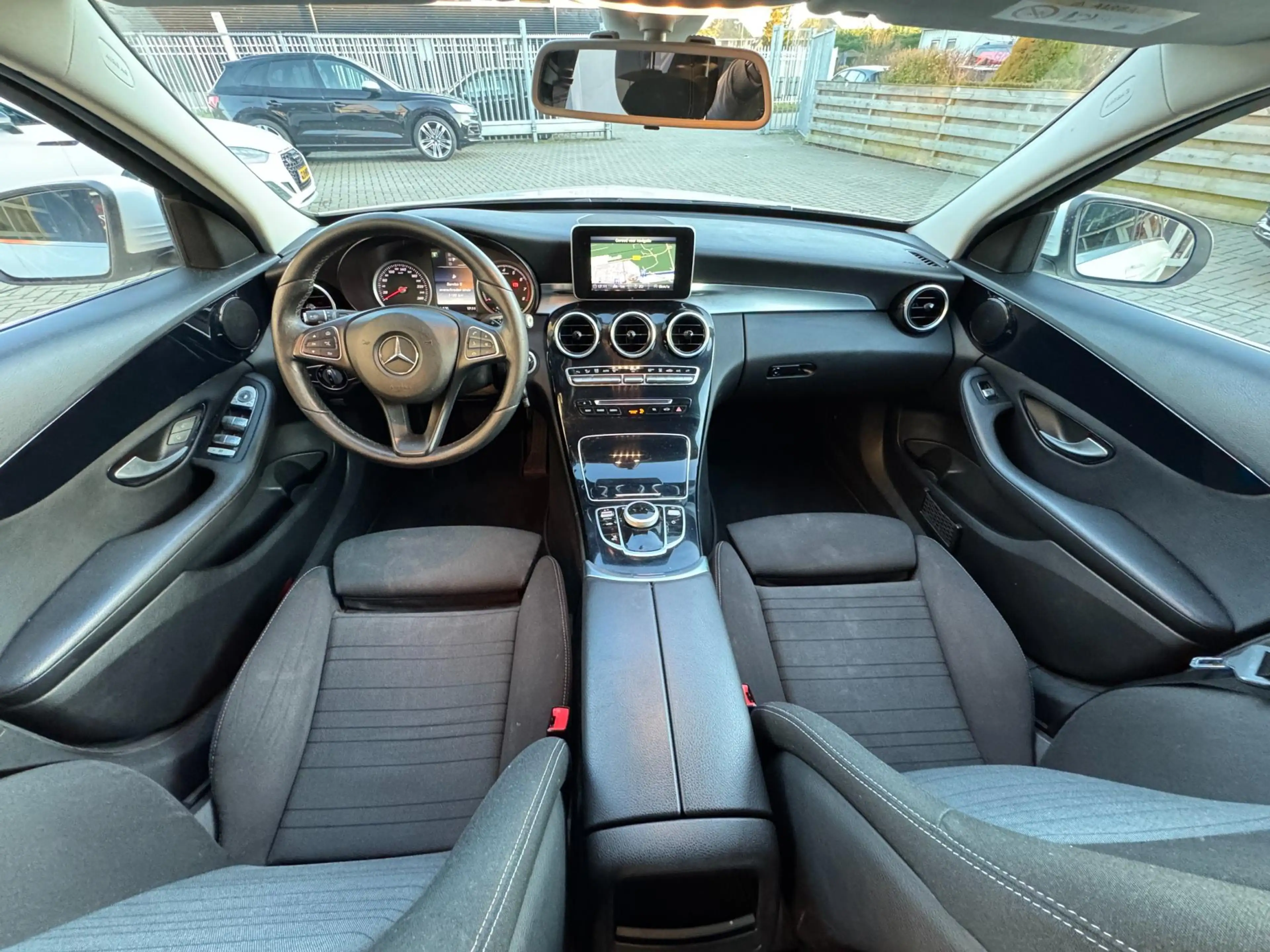 Mercedes-Benz C 350 Estate e Lease Edition / Luchtvering / Led / Deale — photo 23