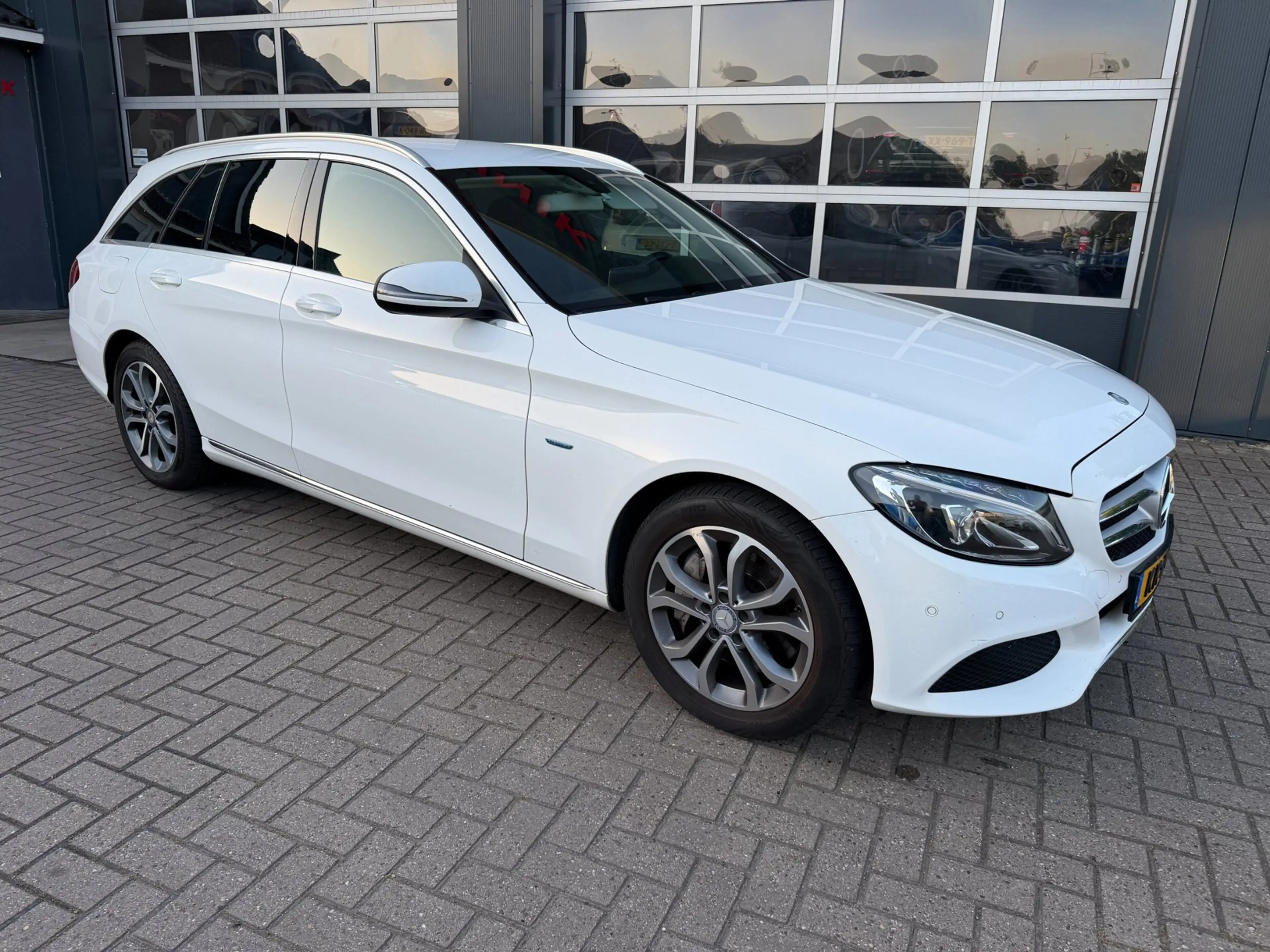 Mercedes-Benz C 350 Estate e Lease Edition / Luchtvering / Led / Deale — photo 4