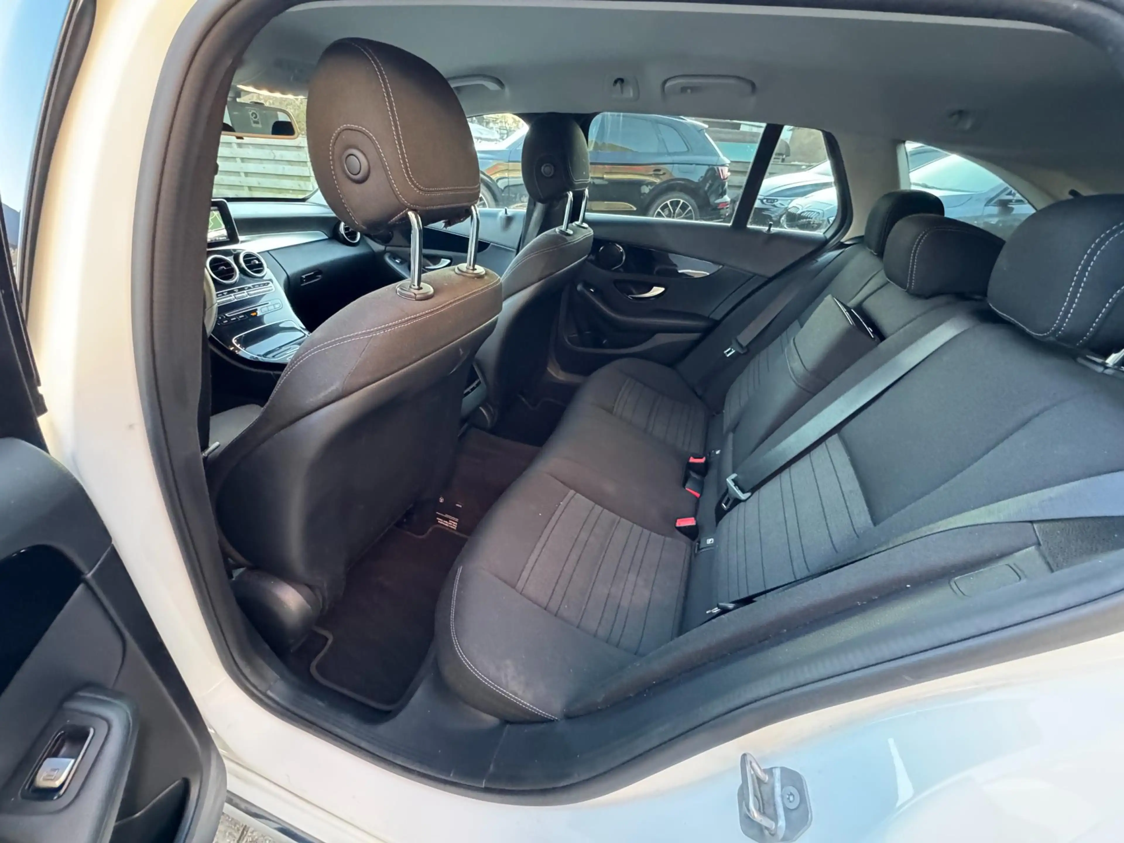 Mercedes-Benz C 350 Estate e Lease Edition / Luchtvering / Led / Deale — photo 21
