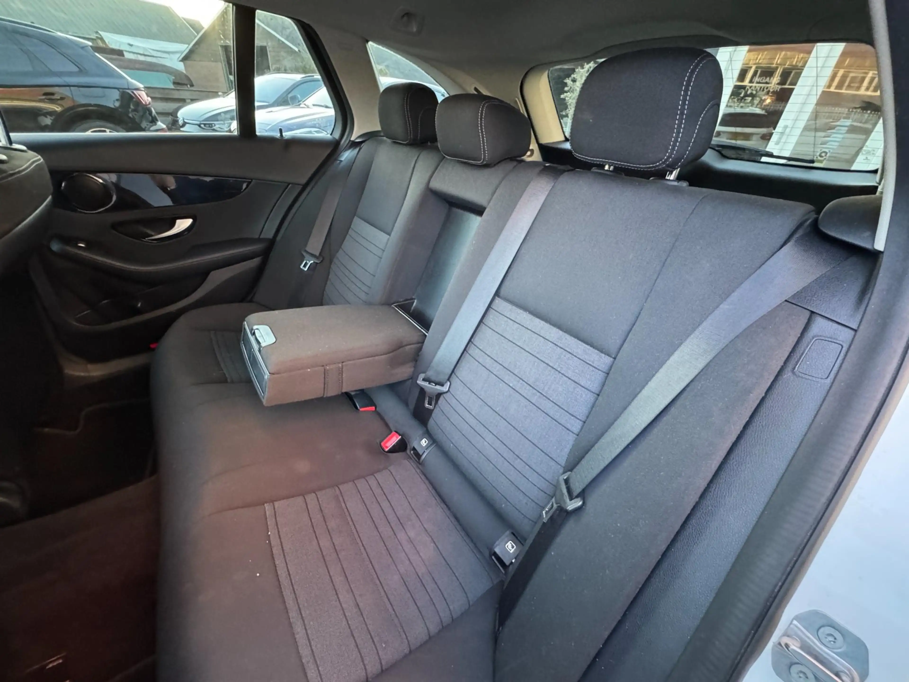 Mercedes-Benz C 350 Estate e Lease Edition / Luchtvering / Led / Deale — photo 22