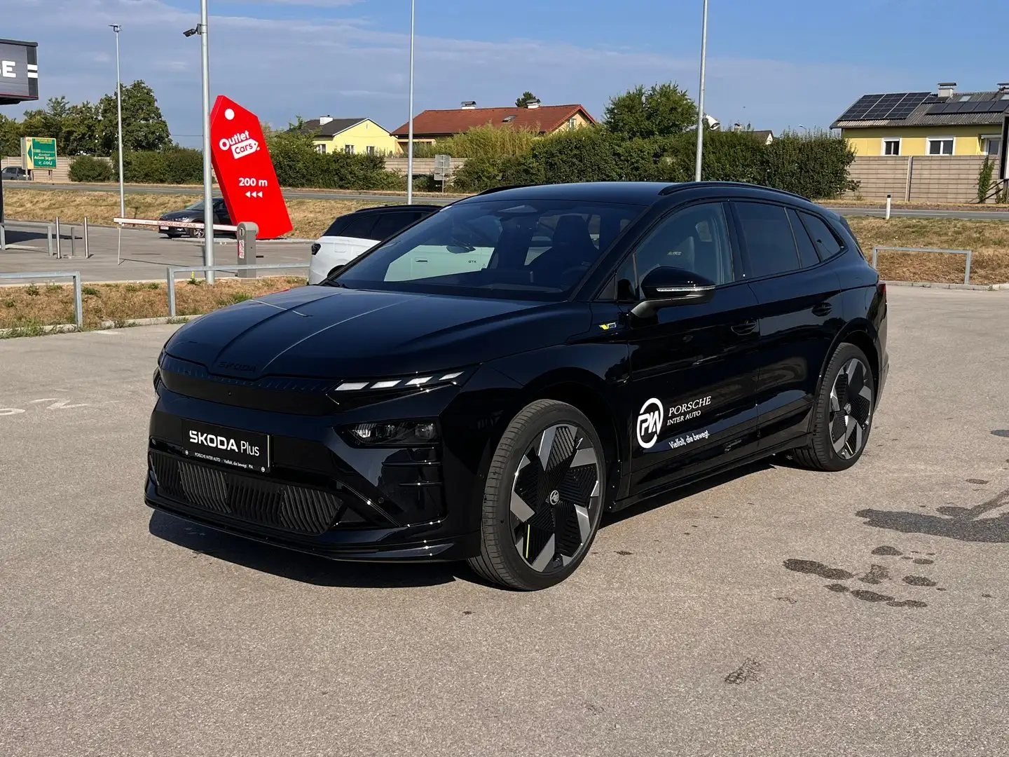 Skoda Enyaq RS Schwarz - 1