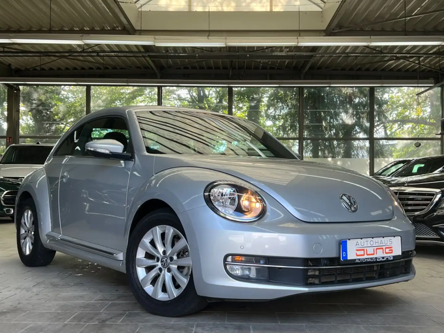 Volkswagen Beetle Lim. Design BMT*DSG*1 Hand*75TKM Silber - 2