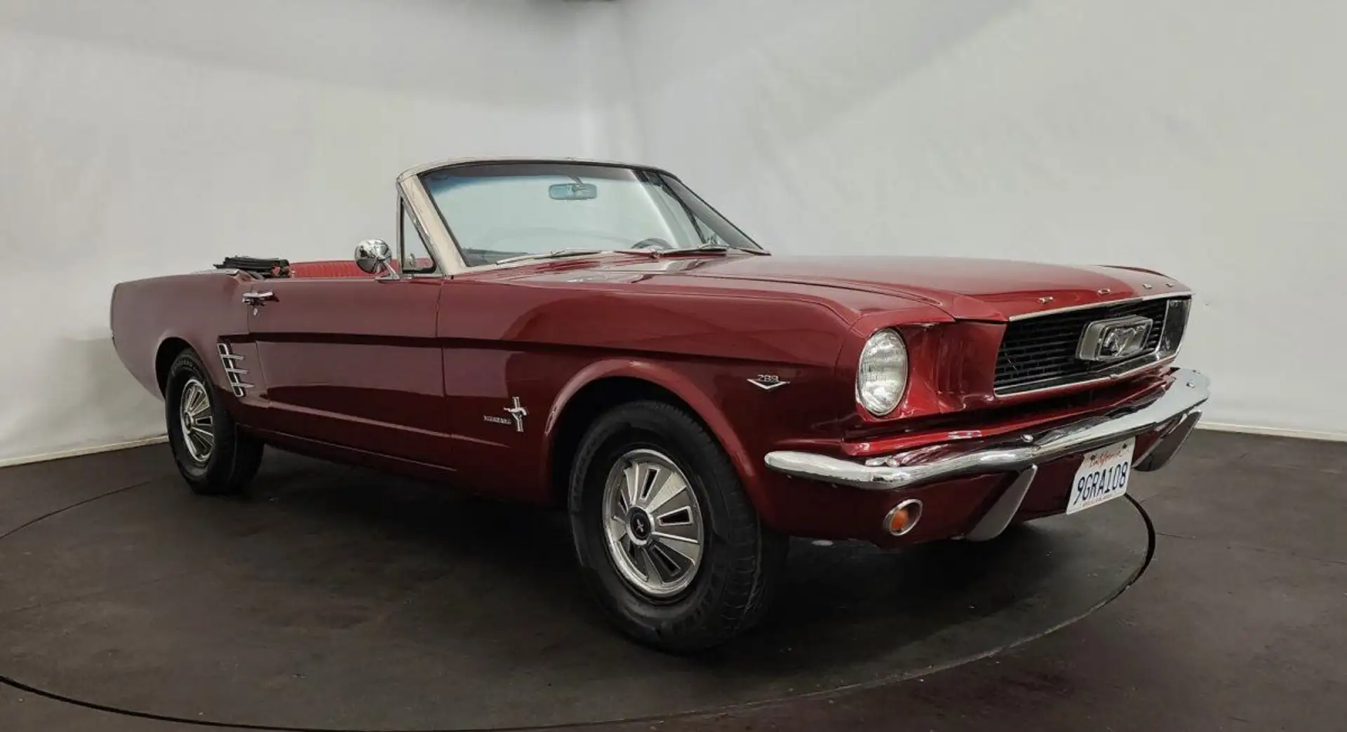 Ford Mustang cabriolet Or - 1