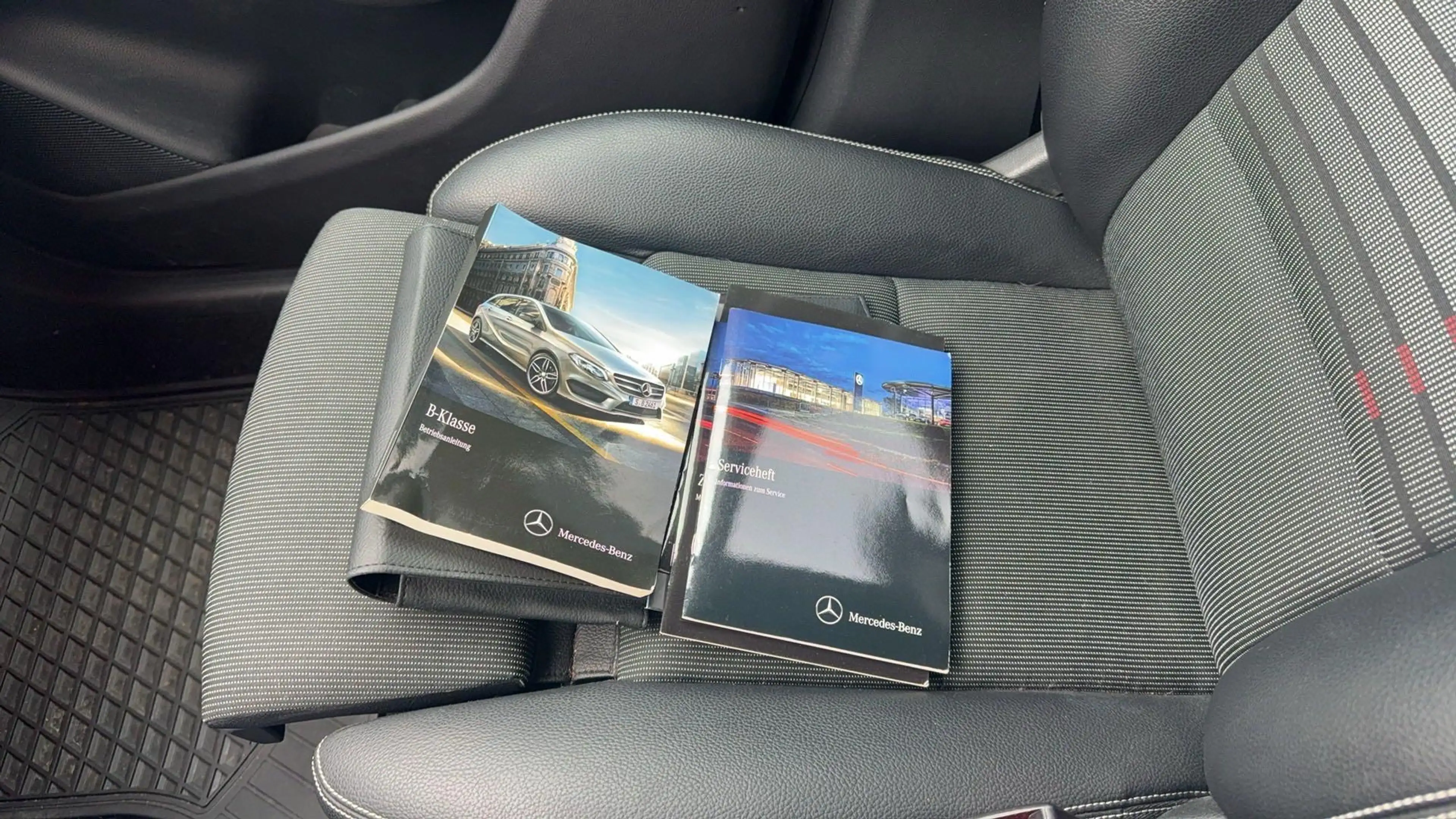 Mercedes-Benz B 180 Prestige Automaat|Sportstoelen|Trekhaak. — photo 12