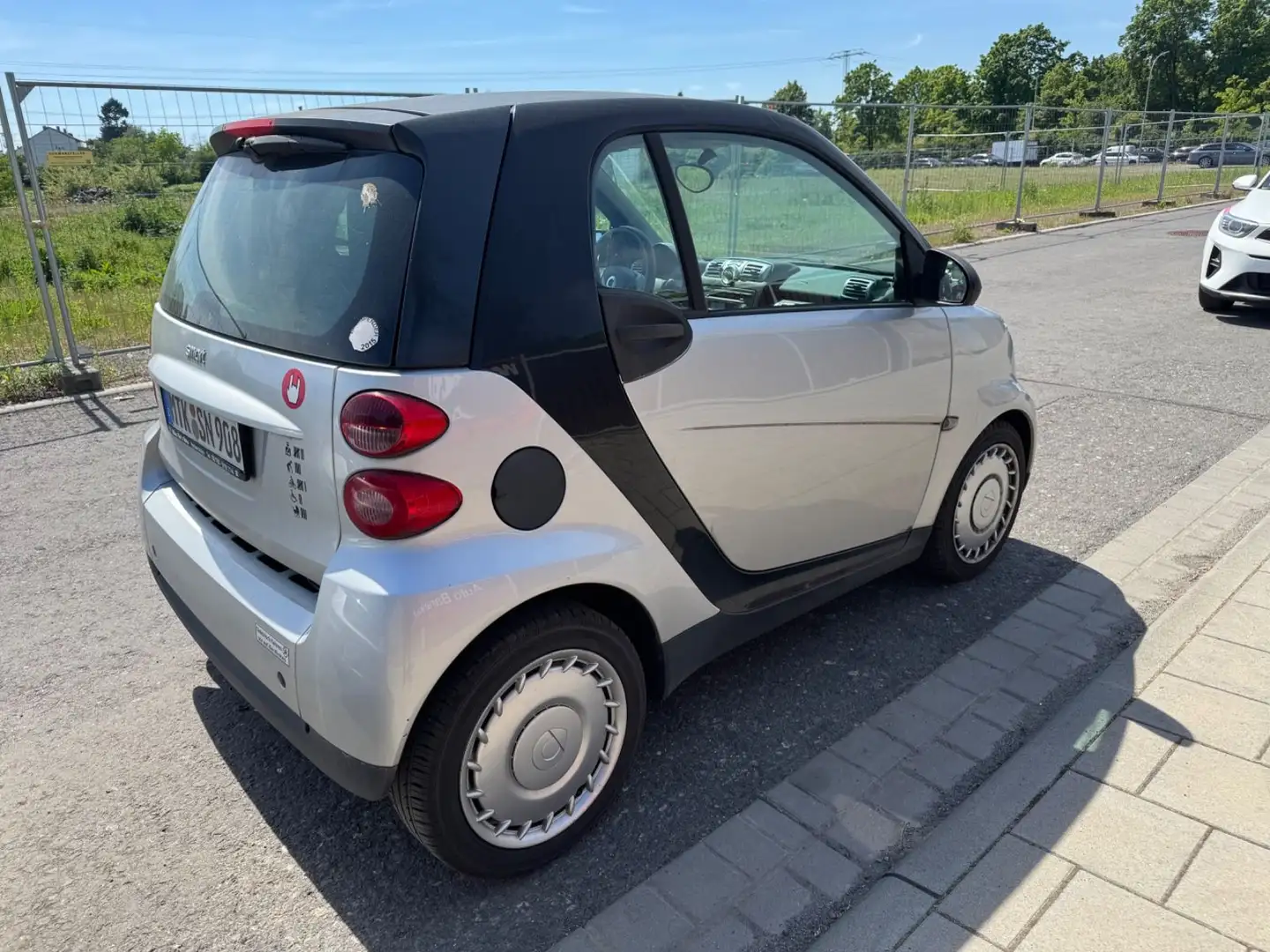 smart forTwo fortwo coupe Basis 45kW*TÜV AU NEU** Negro - 2