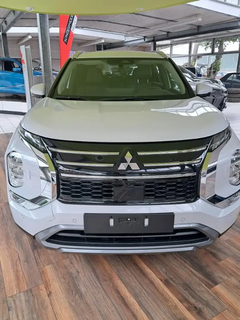 Mitsubishi Outlander 2.4L PHEV Intro Edition Weiß - 2