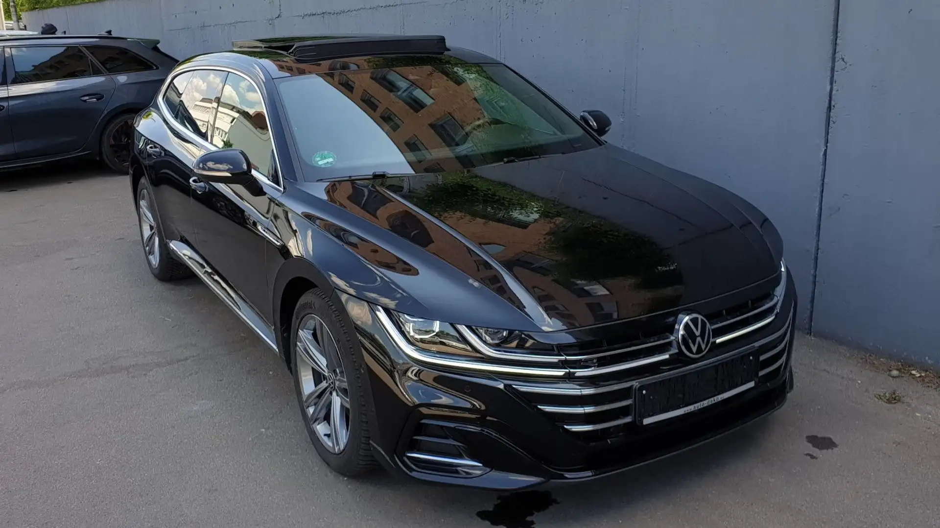 Volkswagen Arteon S.B 2.0 TSI DSG 3 x R-Line Pano/Virtual Schwarz - 2