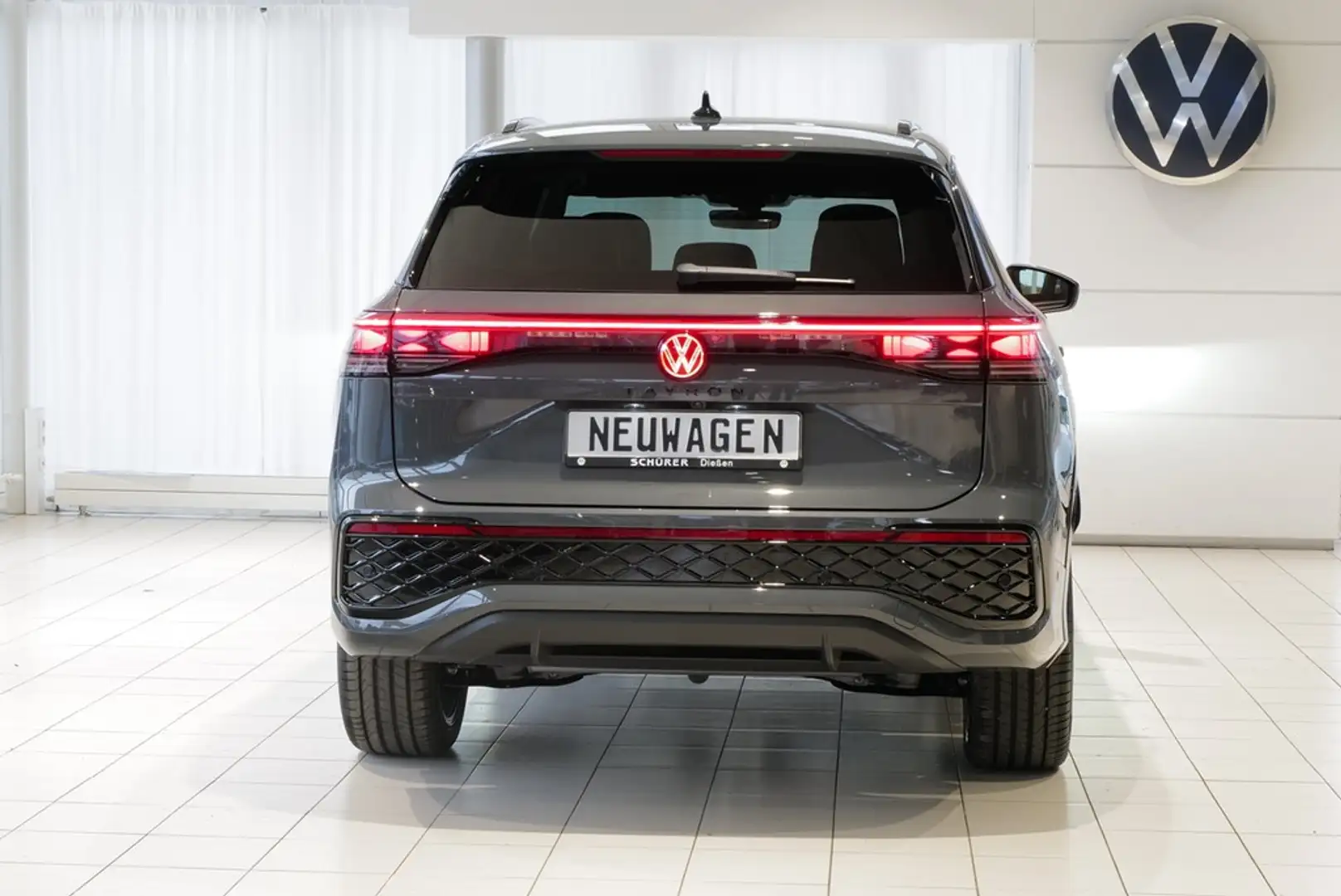 Volkswagen Tayron 1.5eHybrid R-Line BlackStyle AHK HKardon Pano L... Grey - 2