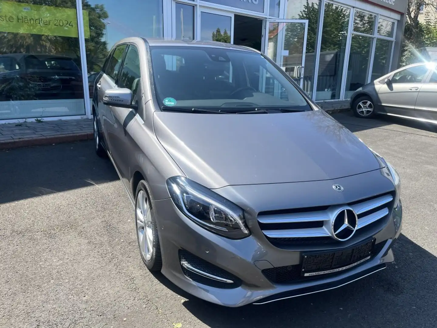 Mercedes-Benz B 180 Edition B Gris - 2