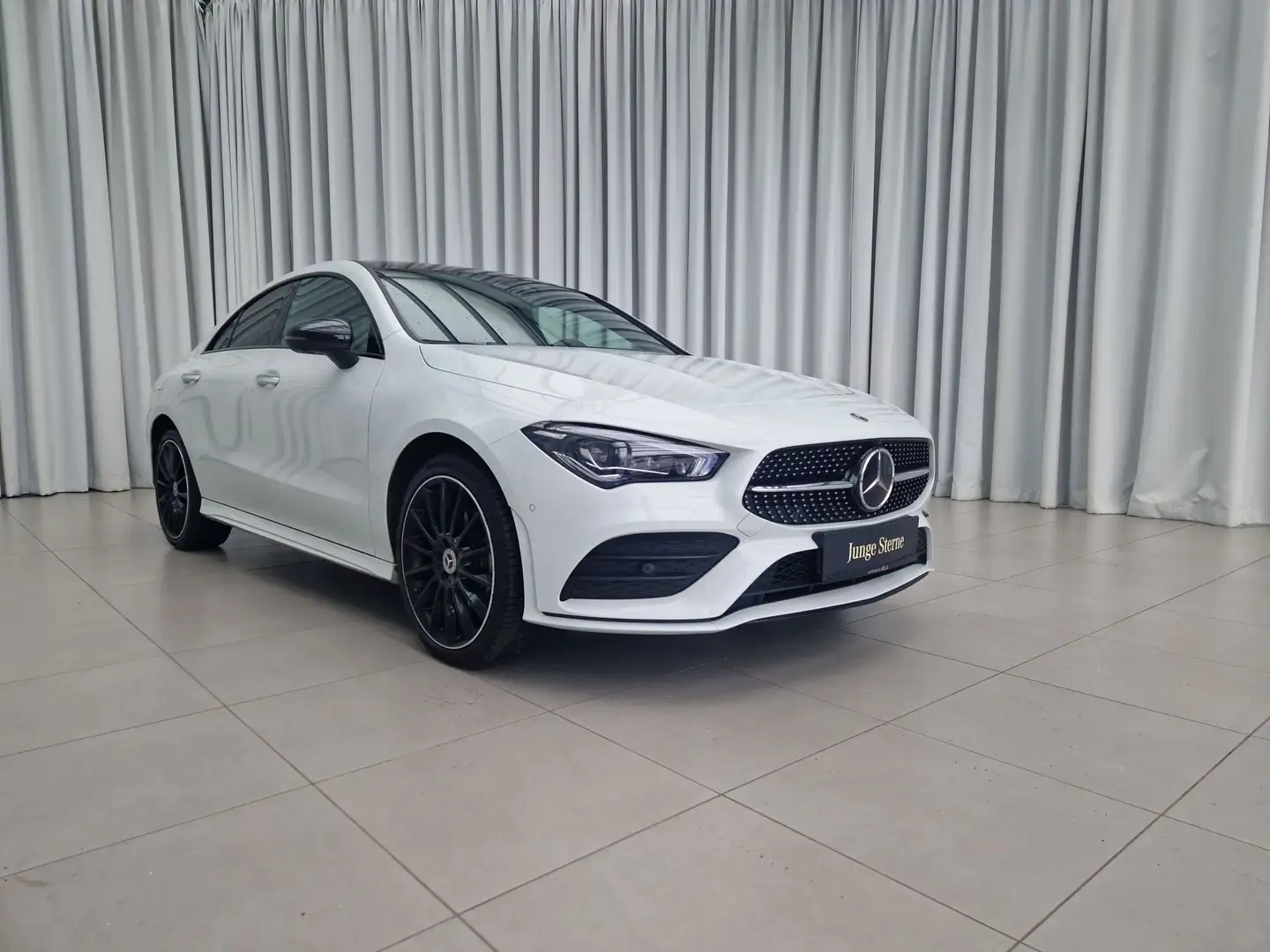 Mercedes-Benz CLA 250 e Coupé AMG Line HUD SportS. Weiß - 2