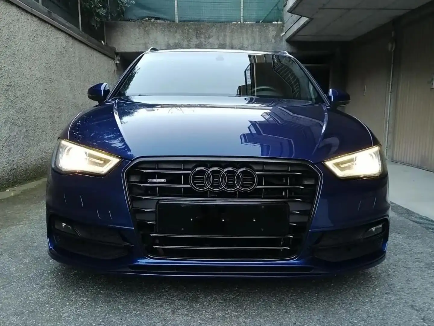 Audi A3 8V S-line Blauw - 1