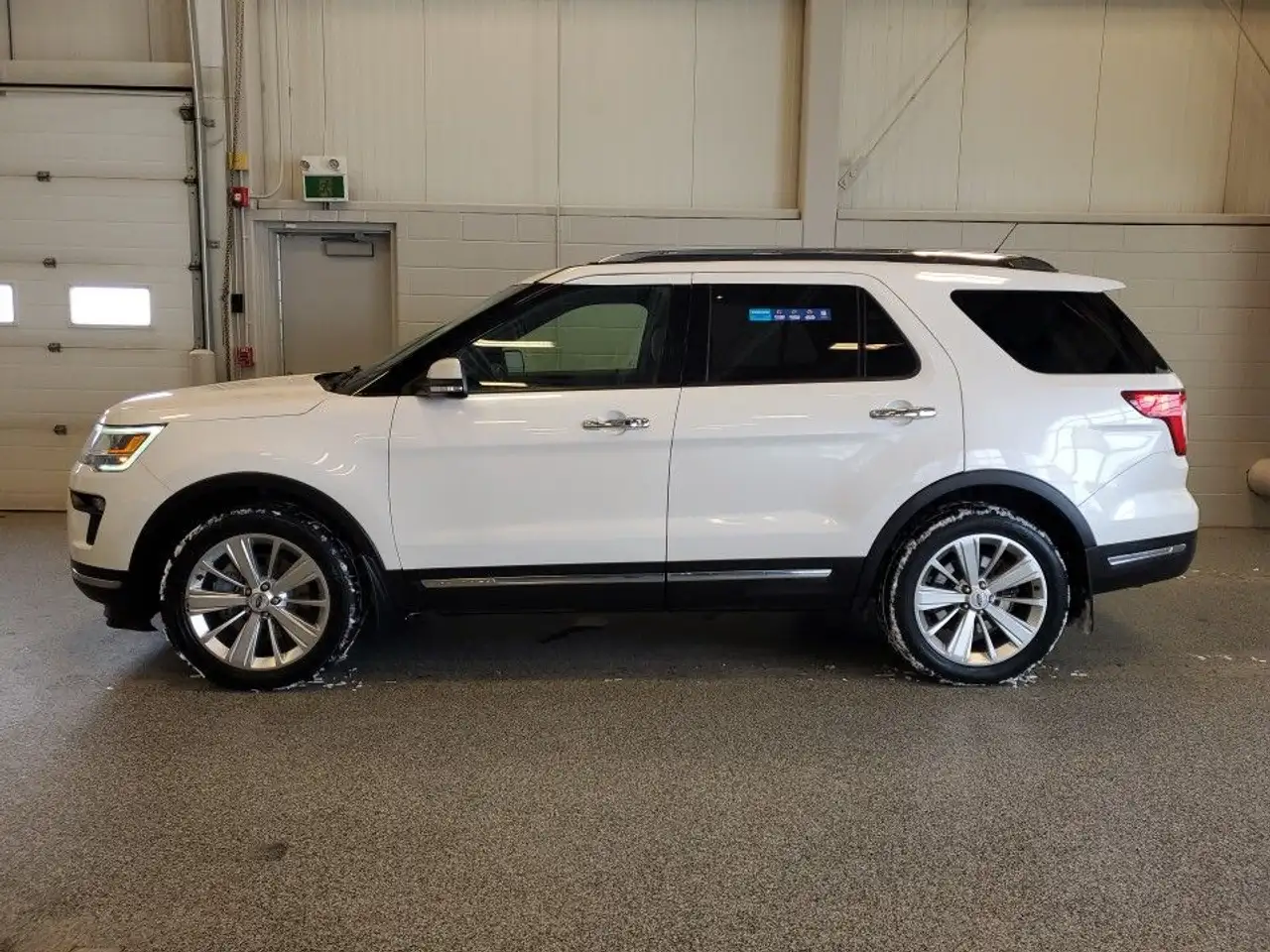 Ford Explorer снимка Ford Explorer