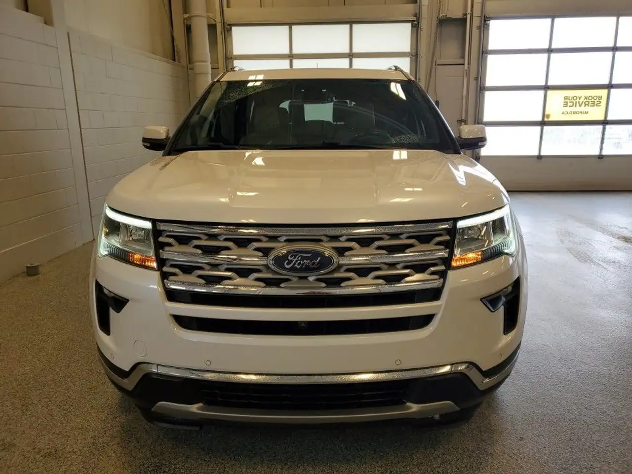 Ford Explorer снимка Ford Explorer