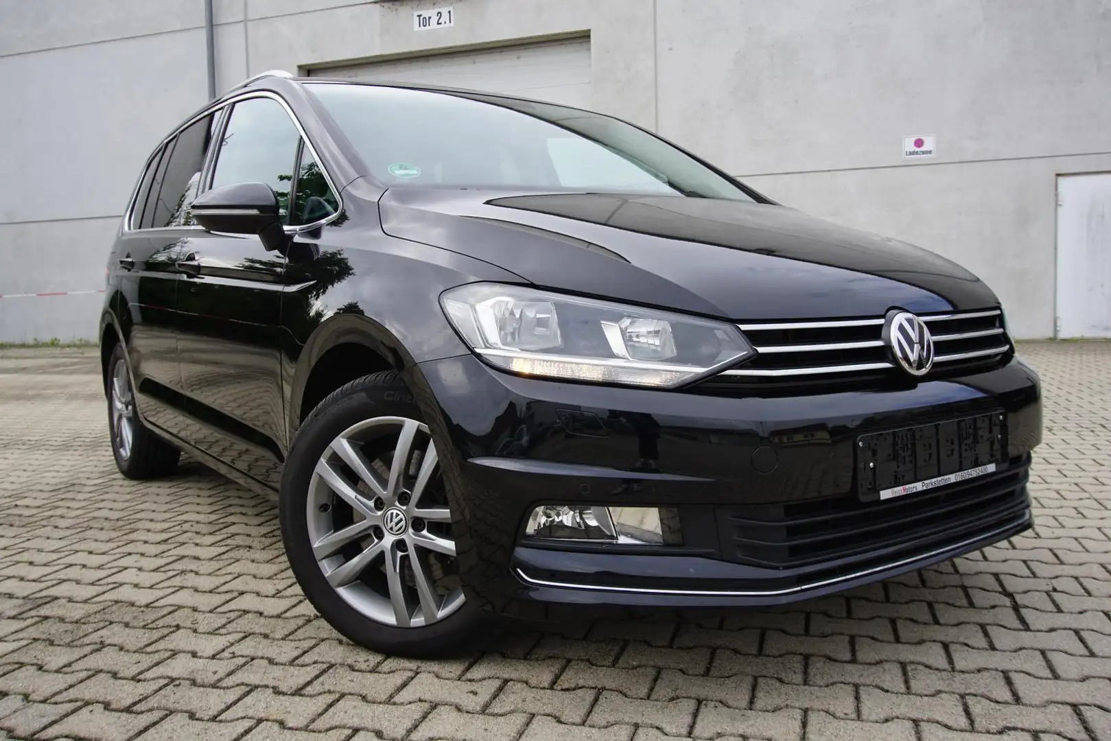 Volkswagen Touran 2.0TDI DSG AHK Navi ACC PDC SHZ 7-Sitzer Negro - 1