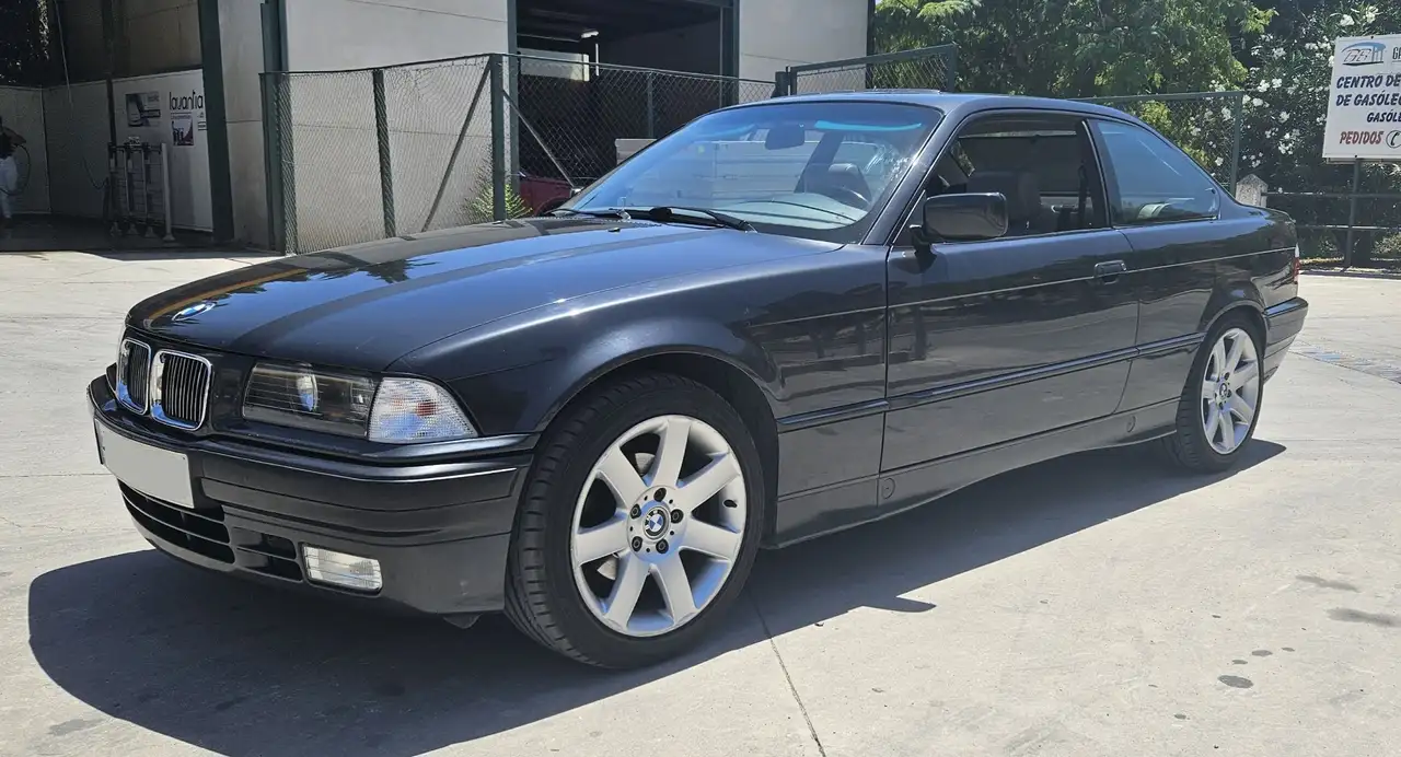 BMW 325i, foto 3